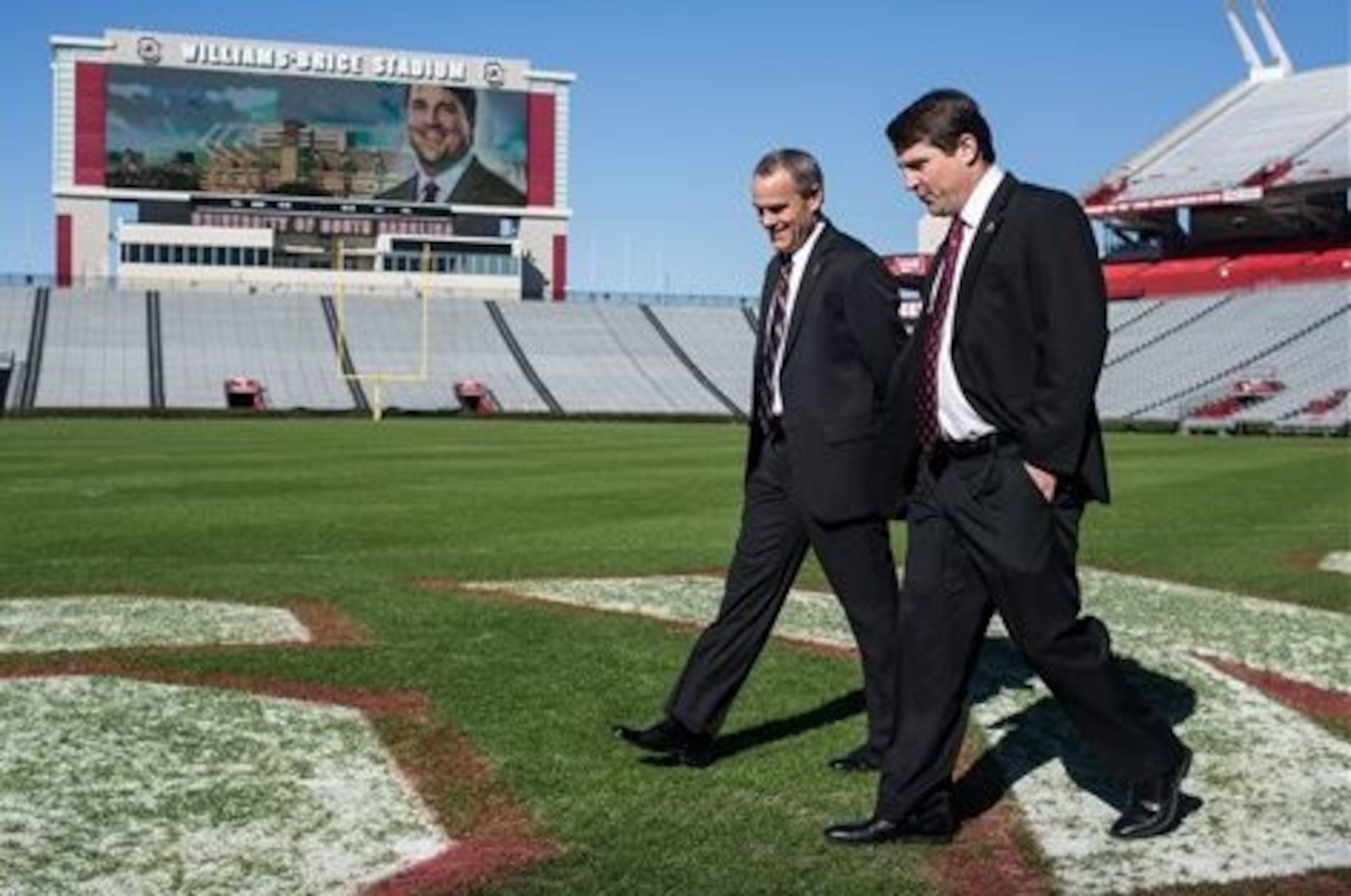 South Carolina head coach Will Muschamp (right)