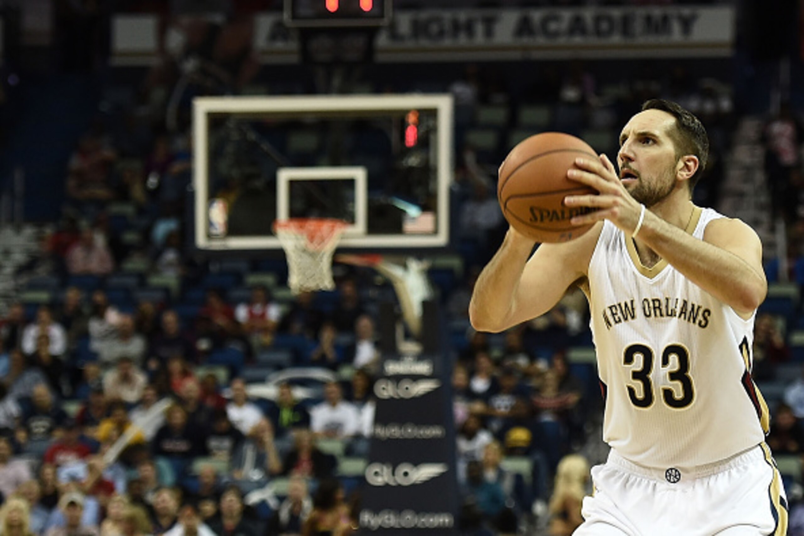 NEW ORLEANS, LA - DECEMBER 01:  Ryan Anderson #33 of the New Orleans Pelicans takes a shot during a game against the Memphis Grizzlies at the Smoothie King Center on December 1, 2015 in New Orleans, Louisiana. Memphis defeated New Orleans 113-104. NOTE TO