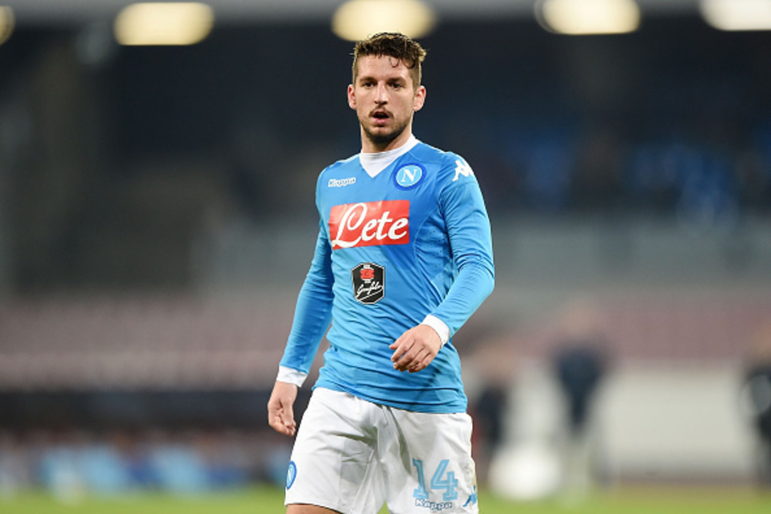 NAPLES, ITALY - DECEMBER 16:  Dries Mertens of Napoli in action the TIM Cup match between SSC Napoli and Hellas Verona FC at Stadio San Paolo on December 16, 2015 in Naples, Italy.  (Photo by Francesco Pecoraro/Getty Images)