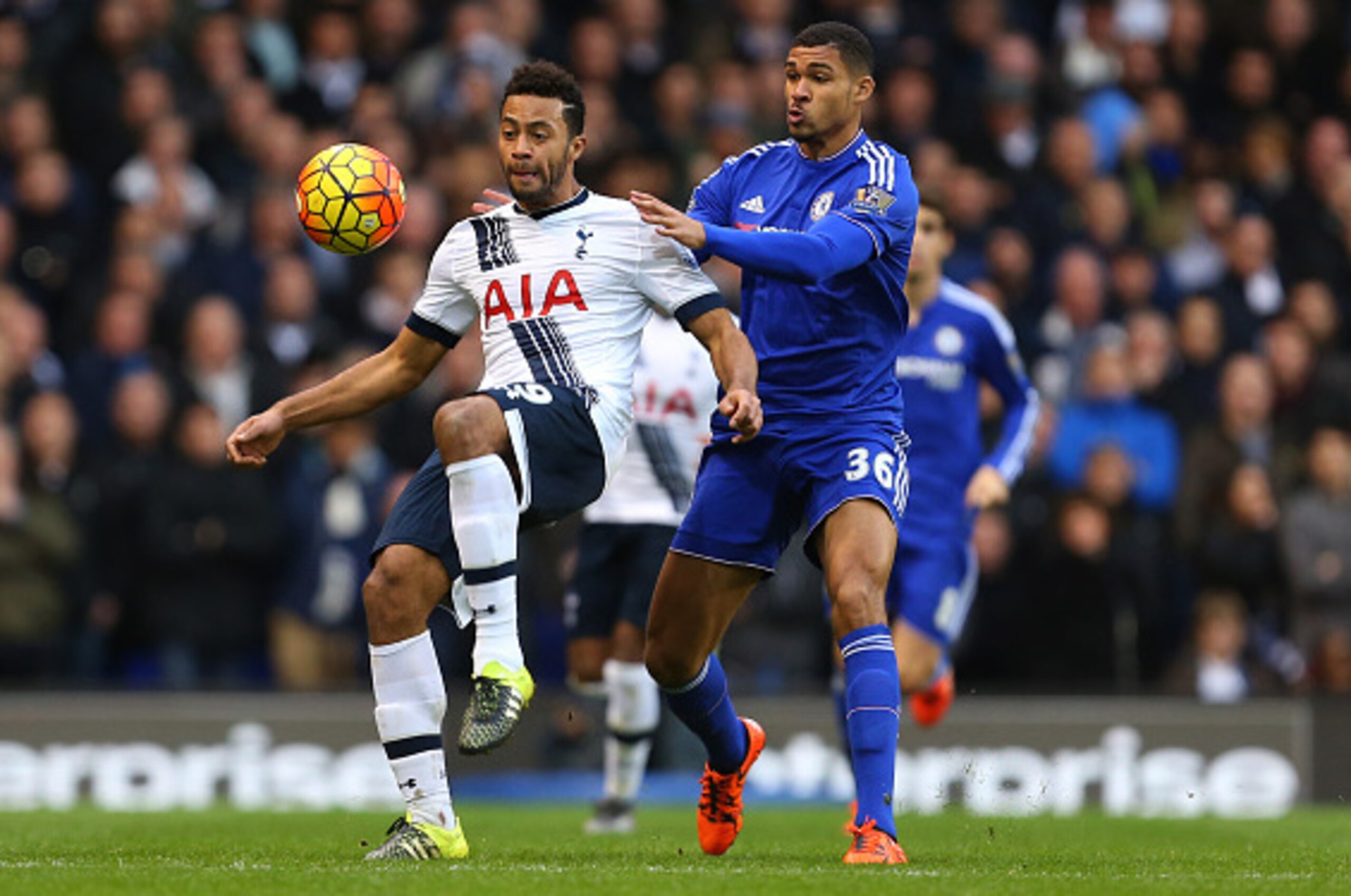 LONDON, ENGLAND - NOVEMBER 29:  Mousa Dembele of Tottenham Hotspur and Ruben Loftus-Cheek of Chelsea during the Barclays Premier League match between Tottenham Hotspur and Chelsea at White Hart Lane on November 29, 2015 in London, England.  (Photo by Cath