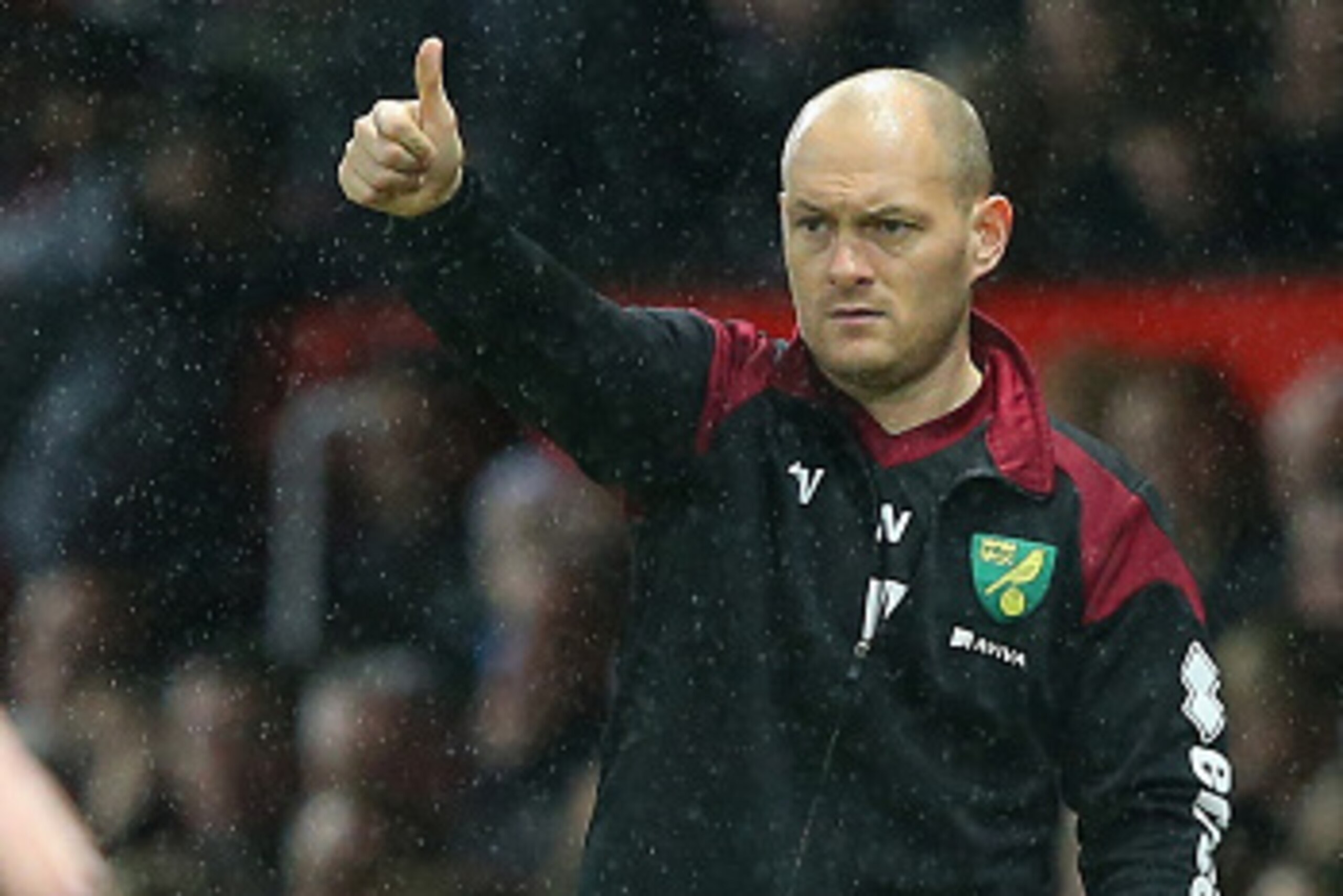 MANCHESTER, ENGLAND - DECEMBER 19:  Alex Neil Manager of Norwich City gestures during the Barclays Premier League match between Manchester United and Norwich City at Old Trafford on December 19, 2015 in Manchester, England.  (Photo by Alex Livesey/Getty I