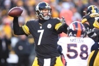 Dec 20, 2015; Pittsburgh, PA, USA; Pittsburgh Steelers quarterback Ben Roethlisberger (7) passes the ball against the Denver Broncos during the first quarter at Heinz Field. Mandatory Credit: Charles LeClaire-USA TODAY Sports