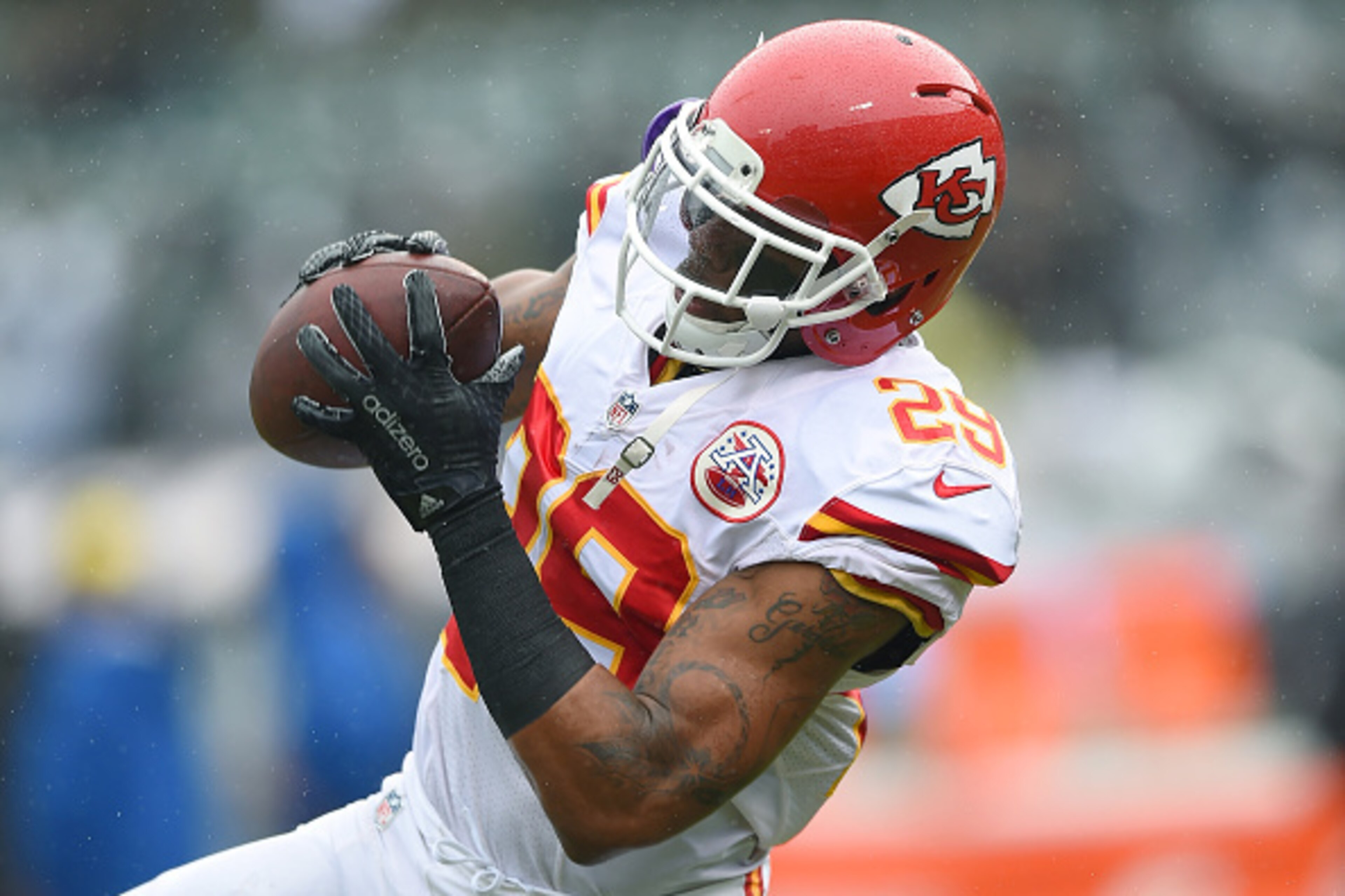 OAKLAND, CA - DECEMBER 06:  Eric Berry #29 of the Kansas City Chiefs warms up during pregame warm ups prior to playing the Oakland Raiders in an NFL football game at O.co Coliseum on December 6, 2015 in Oakland, California.  (Photo by Thearon W. Henderson