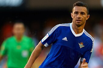 VALENCIA, SPAIN - SEPTEMBER 19:  Ruben Castro of Betis in action during the La Liga match between Valencia CF and Real Betis Balompie at Estadi de Mestalla on September 19, 2015 in Valencia, Spain.  (Photo by Manuel Queimadelos Alonso/Getty Images)