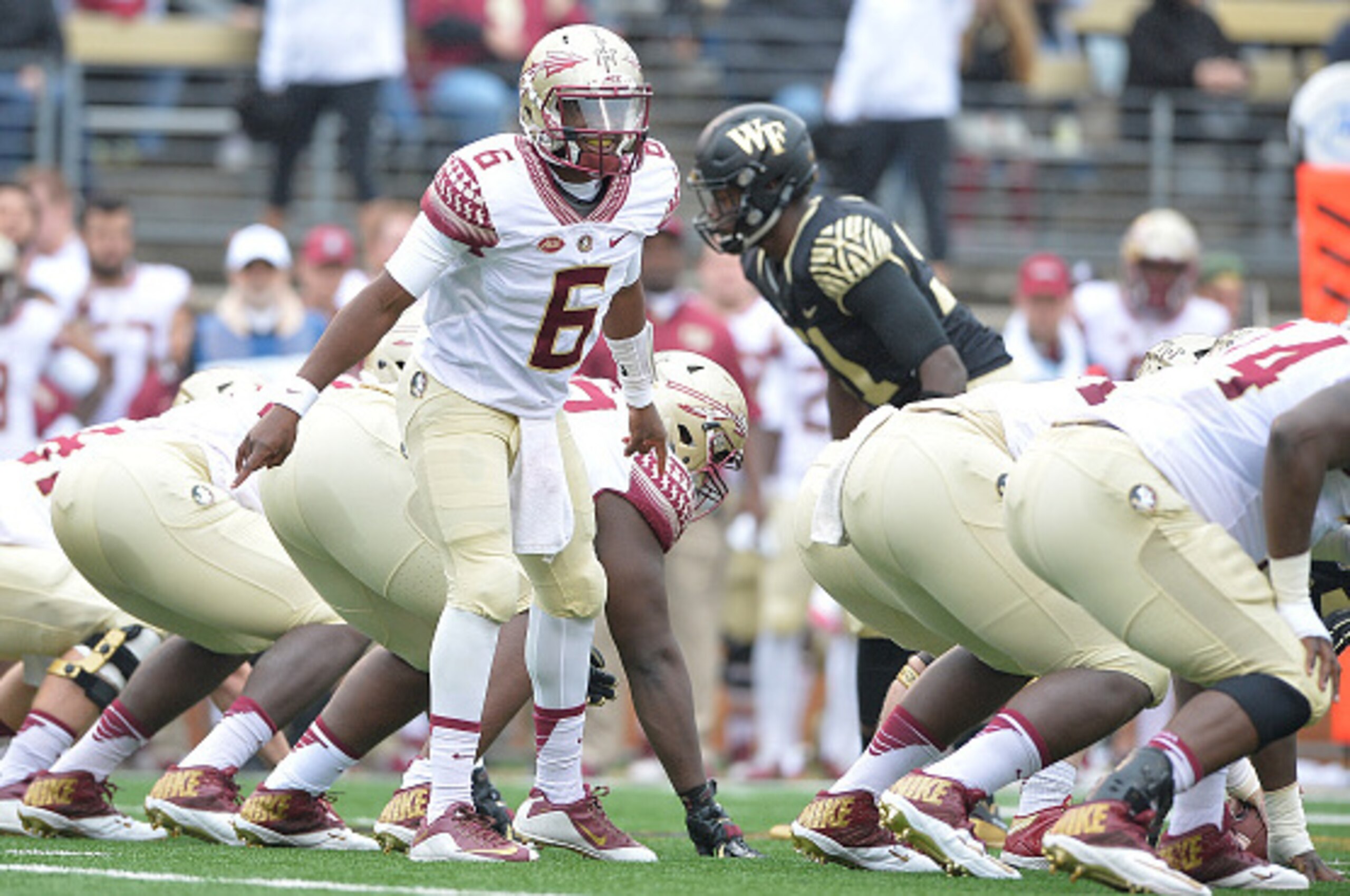 WINSTON SALEM, NC - OCTOBER 03:  Everett Golson #6 of the Florida State Seminoles against the Wake Forest Demon Deacons during their game at BB&T Field on October 3, 2015 in Winston Salem, North Carolina. Florida State won 24-16.  (Photo by Grant Halverso