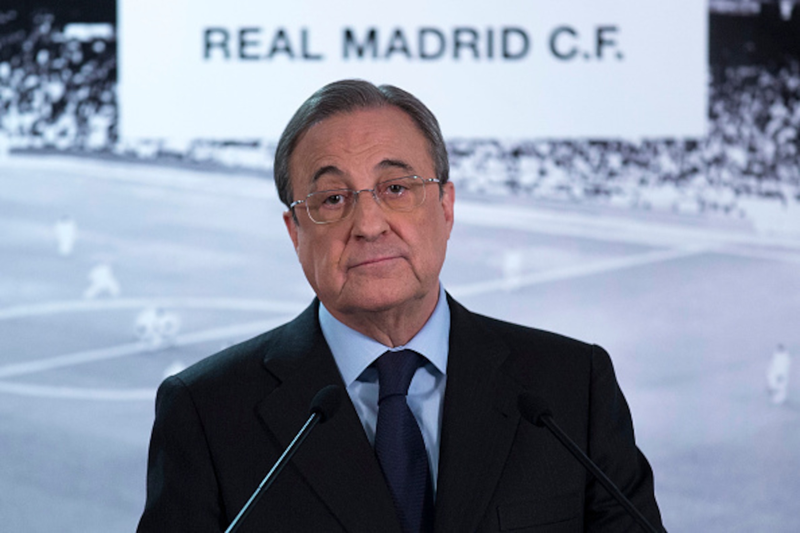 MADRID, SPAIN - NOVEMBER 23:  Real Madrid CF president Florentino Perez gives a press conference at Estadio Santiago Bernabeu on November 23, 2015 in Madrid, Spain.  (Photo by Gonzalo Arroyo Moreno/Getty Images)
