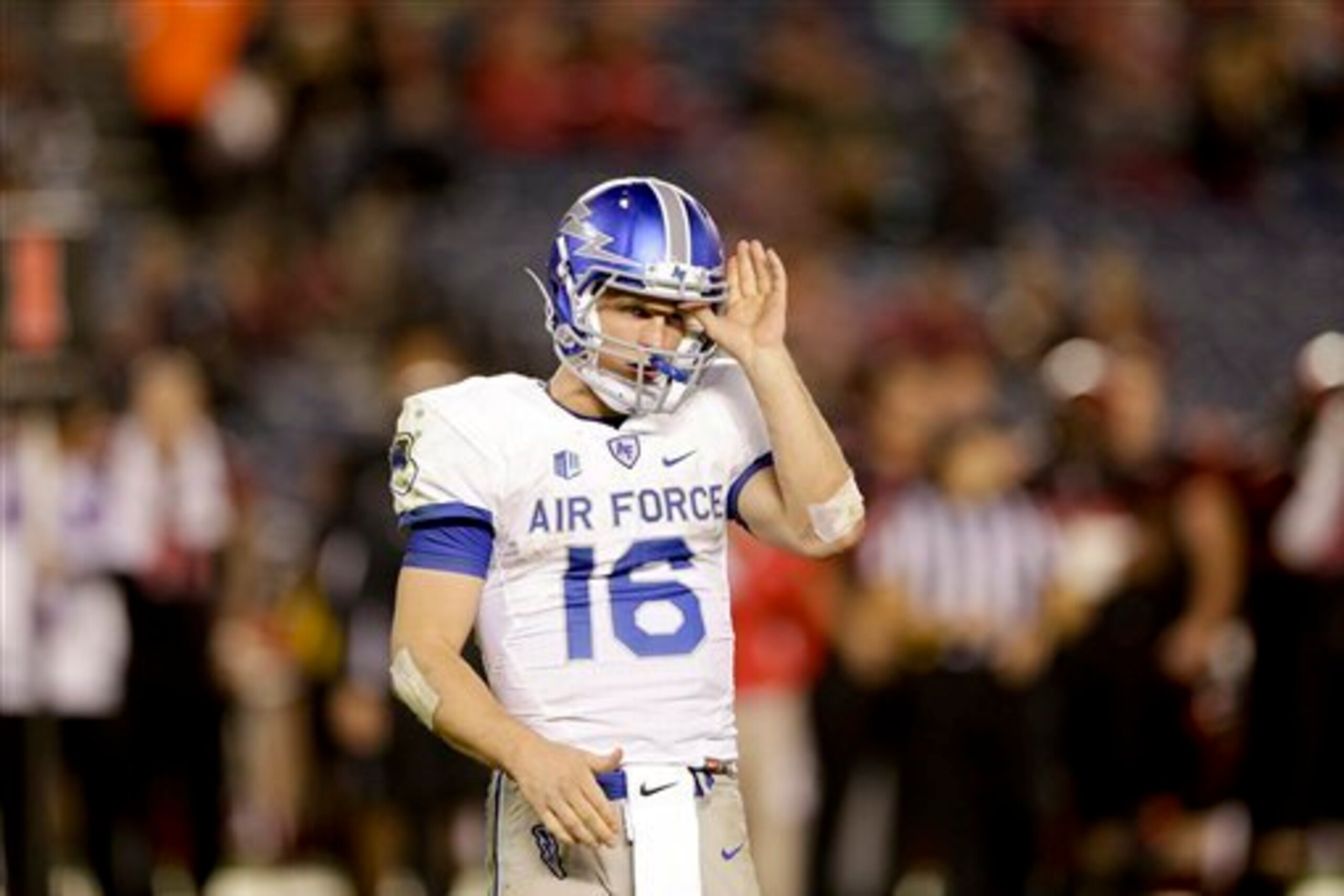Karson Roberts has the versatility to give California fits.