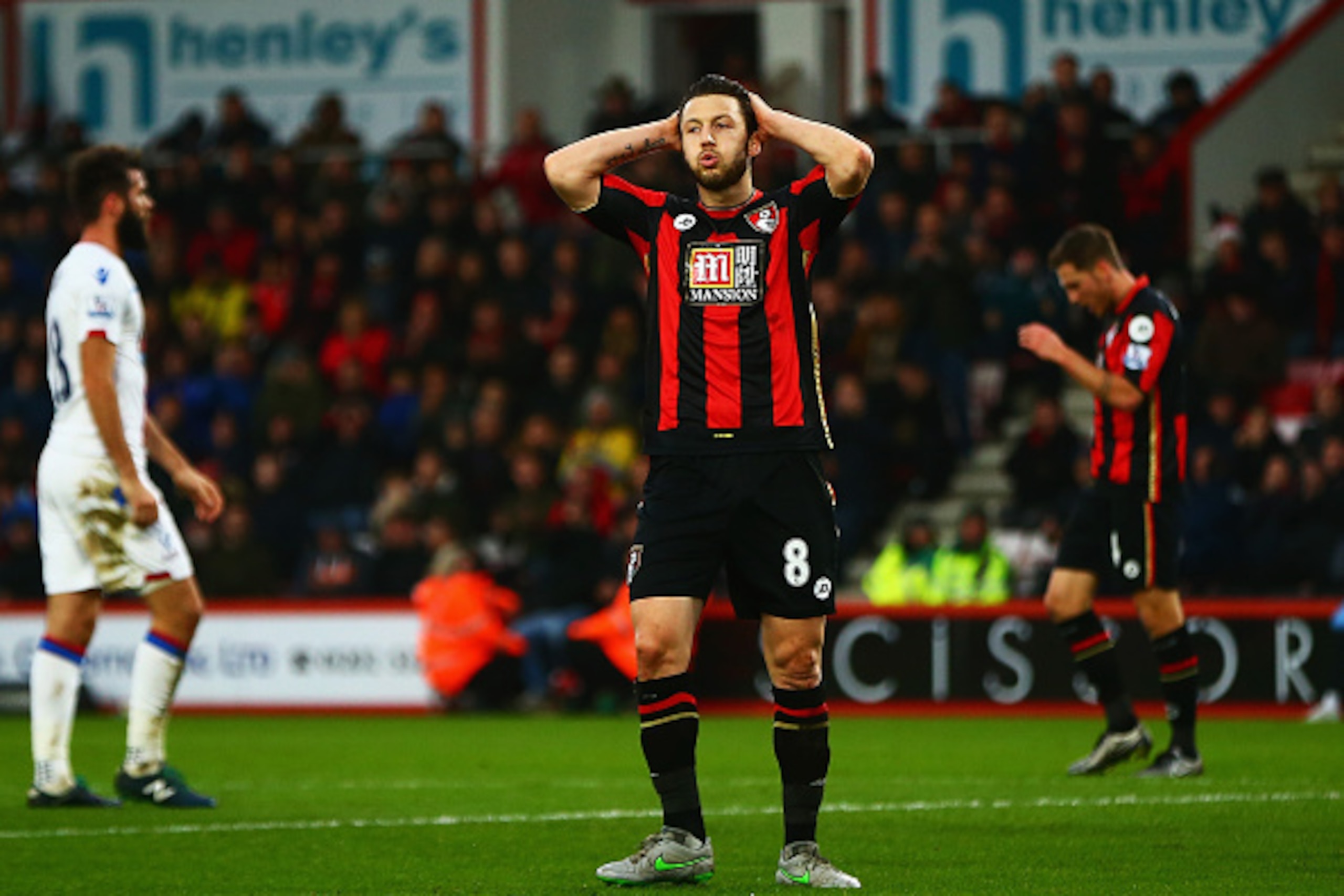 BOURNEMOUTH, ENGLAND - DECEMBER 26: Harry Arter of Bournemouth reacts during the Barclays Premier League match between A.F.C. Bournemouth and Crystal Palace at Vitality Stadium on December 26, 2015 in Bournemouth, England.  (Photo by Jordan Mansfield/Gett