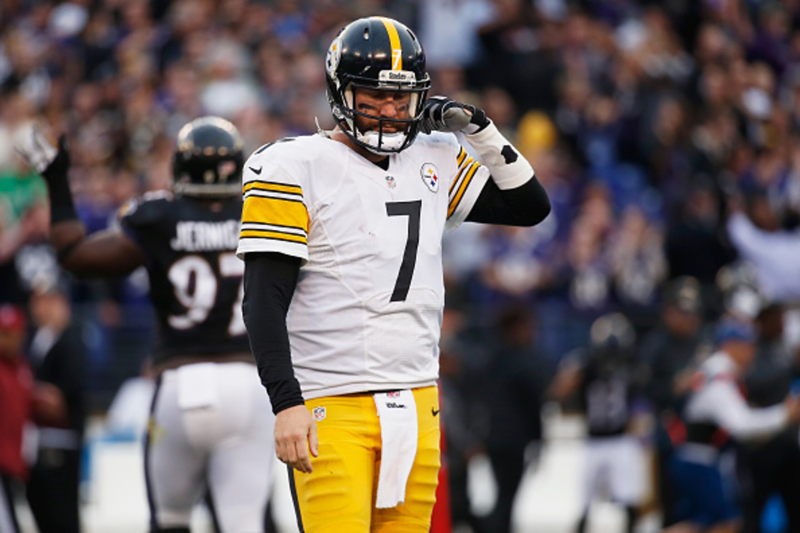 BALTIMORE, MD - DECEMBER 27:  Ben Roethlisberger #7 of the Pittsburgh Steelers looks on during the fourth quarter against the Baltimore Ravens  at M&T Bank Stadium on December 27, 2015 in Baltimore, Maryland.  (Photo by Rob Carr/Getty Images)
