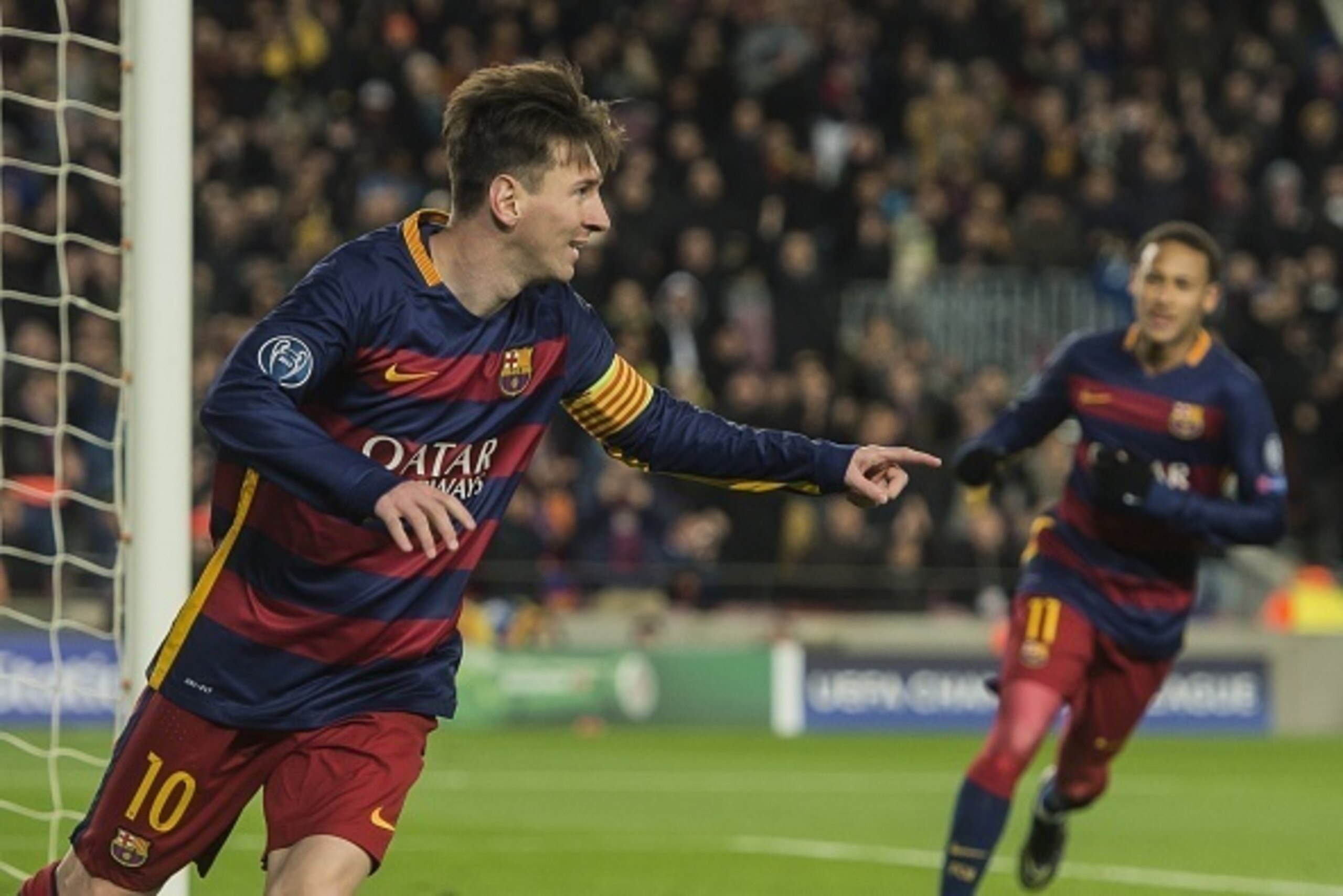 (L-R) Lionel Andres Messi of FC Barcelona, Neymar da Silva Santos Junior of FC Barcelona during the Champions League match between FC Barcelona and AS Roma on November 24, 2015 at the Camp Nou stadium in Barcelona, Spain.(Photo by VI Images via Getty Imag