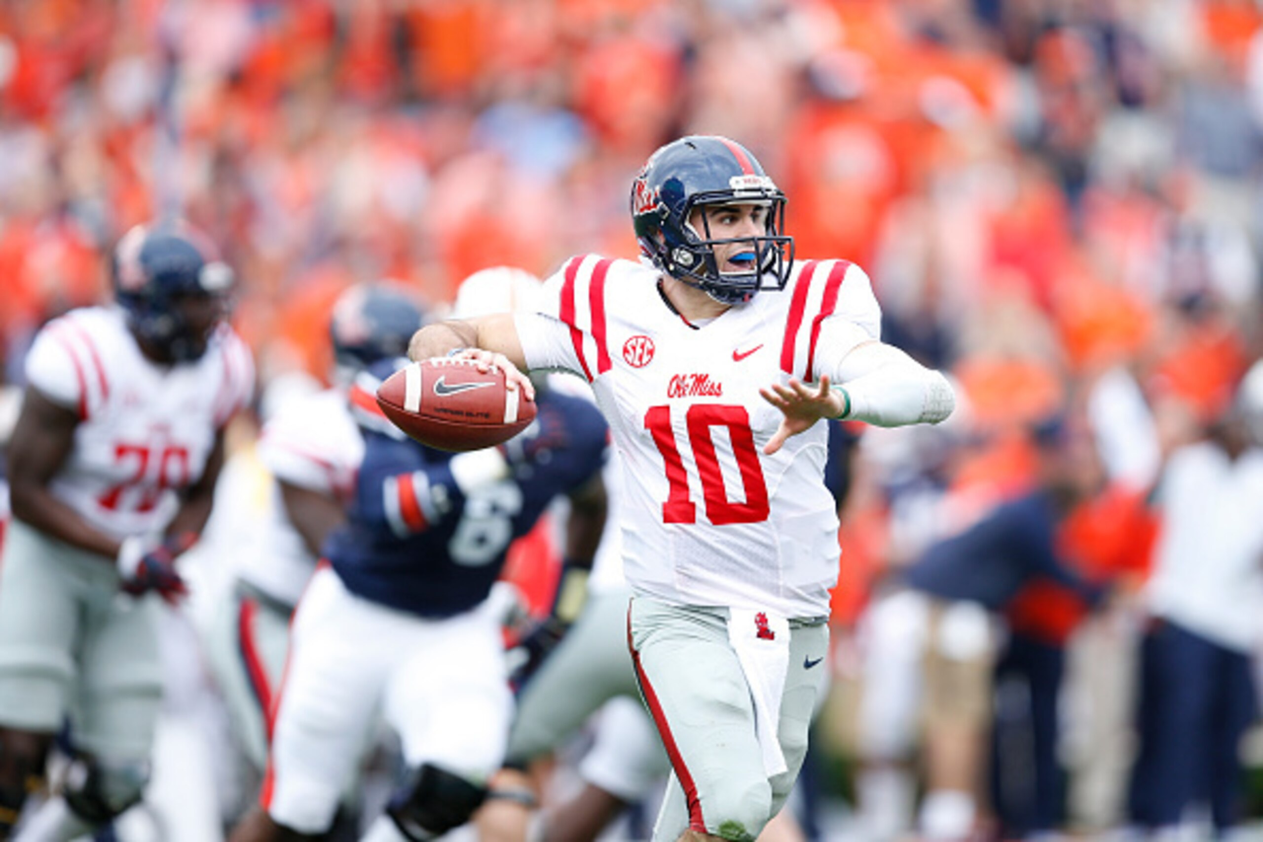 AUBURN, AL - OCTOBER 31: Chad Kelly #10 of the Ole Miss Rebels passes the ball during a game against the Auburn Tigers at Jordan-Hare Stadium on October 31, 2015 in Auburn, Alabama. Ole Miss defeated Auburn 27-19. (Photo by Joe Robbins/Getty Images)