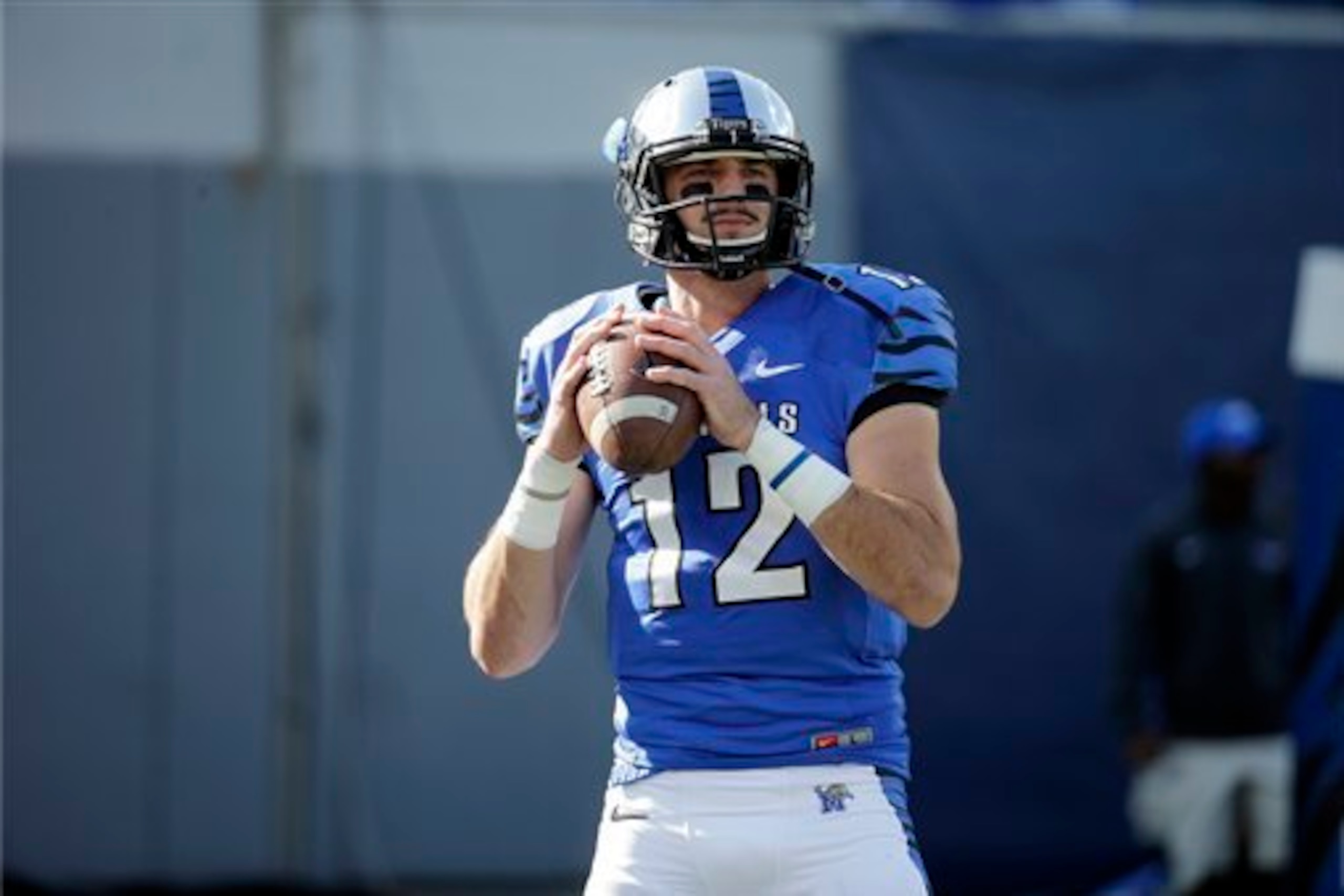Lynch will look to spread it out against Auburn.