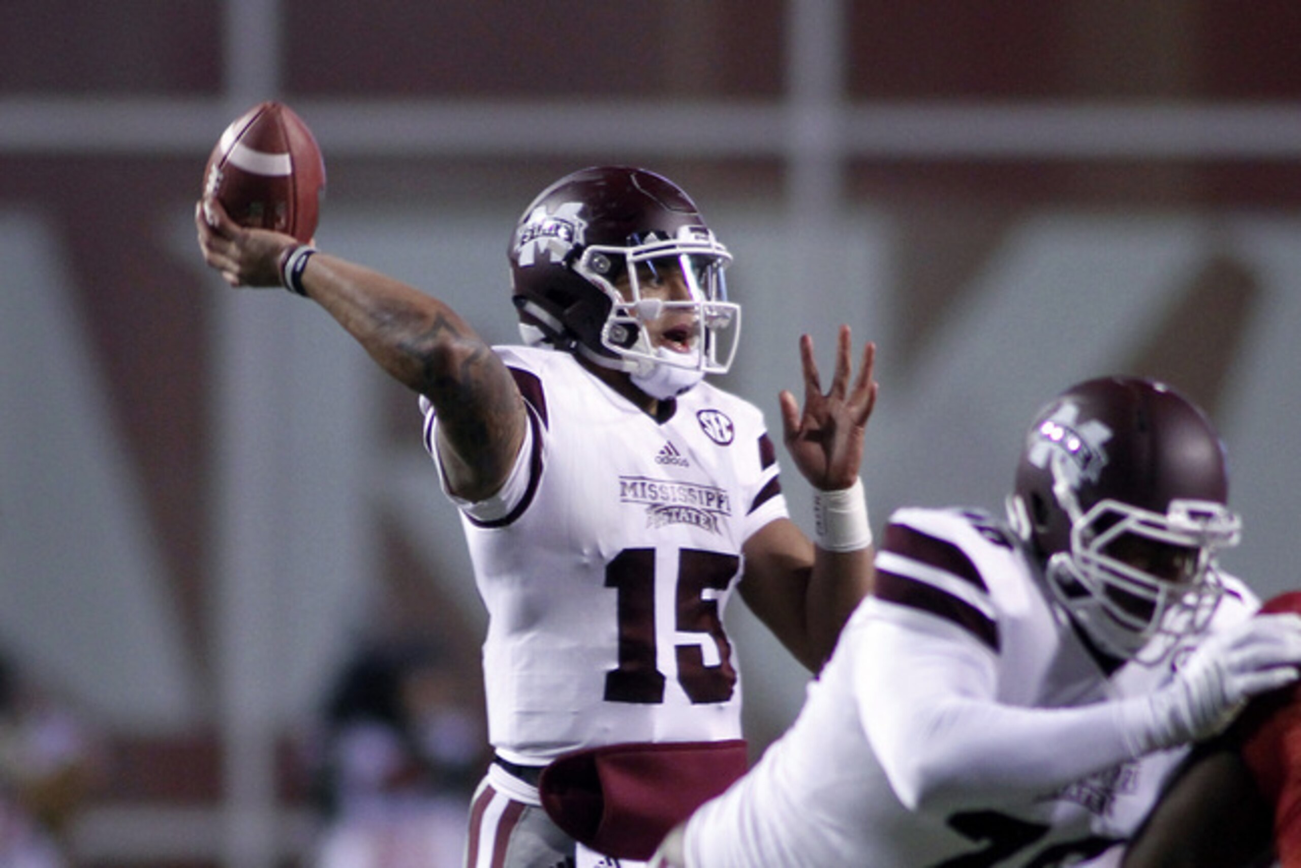 Prescott will post enough points to pull away.