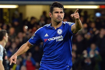 Chelsea's Brazilian-born Spanish striker Diego Costa celebrates scoring the opening goal of the English Premier League football match between Chelsea and Watford at Stamford Bridge in London on December 26, 2015. AFP PHOTO / GLYN KIRK

RESTRICTED TO EDITO