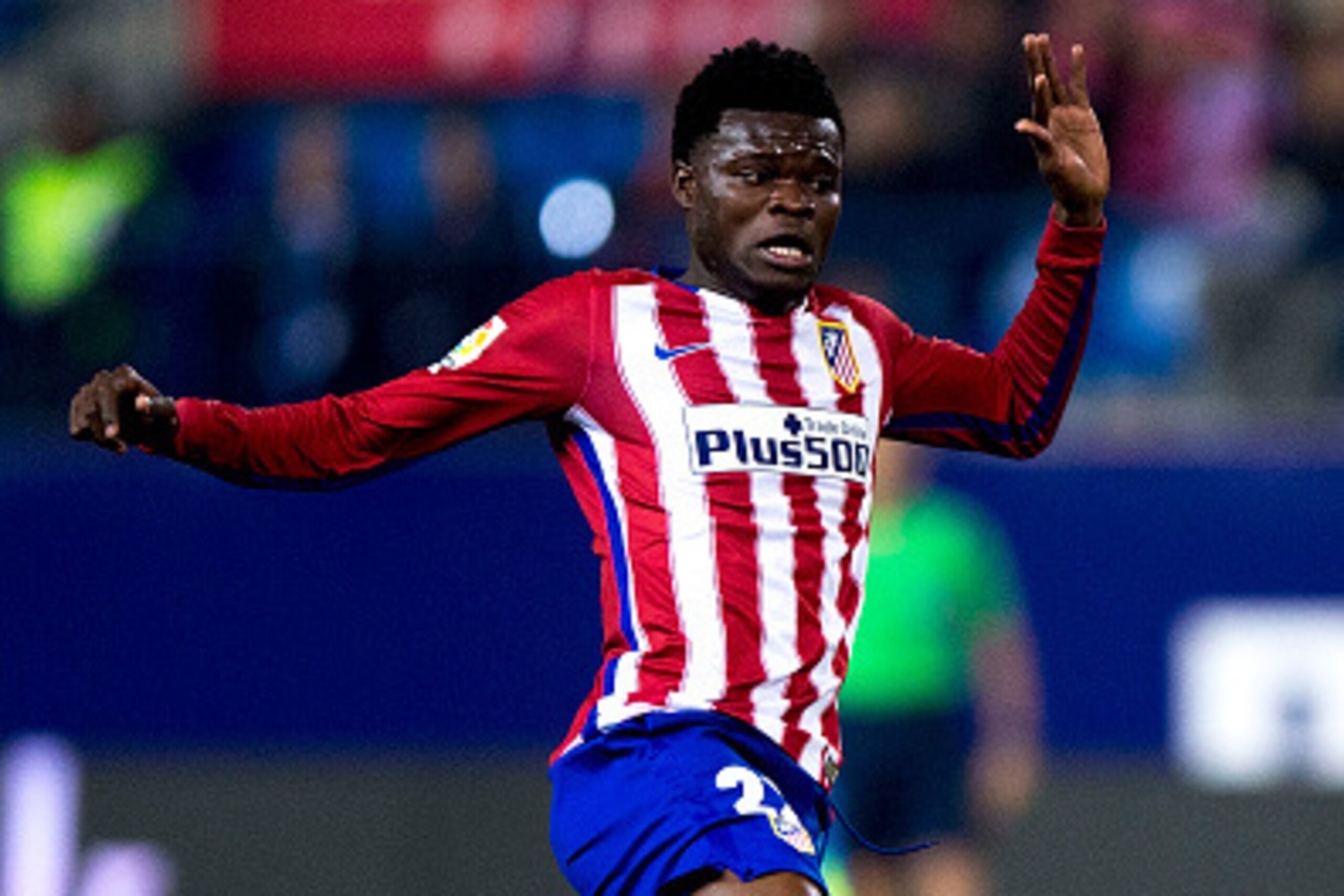 MADRID, SPAIN - DECEMBER 17: Thomas Teye Partey of Atletico de Madrid controls the ball during the Copa del Rey Round of 32 match between Club Atletico Madrid and CF Reus Deportiu at Vicente Claderon stadium on December 17, 2015 in Madrid, Spain.  (Photo 