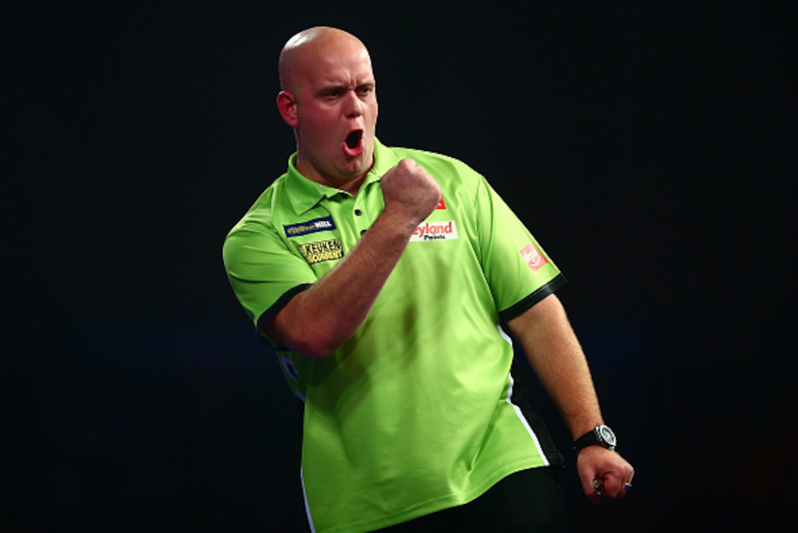 LONDON, ENGLAND - DECEMBER 29:  Michael van Gerwen of Holland celebrates winning the first set in his third round match against Raymond van Barneveld of Holland on Day Eleven of the 2016 William Hill PDC World Darts Championships at Alexandra Palace on De