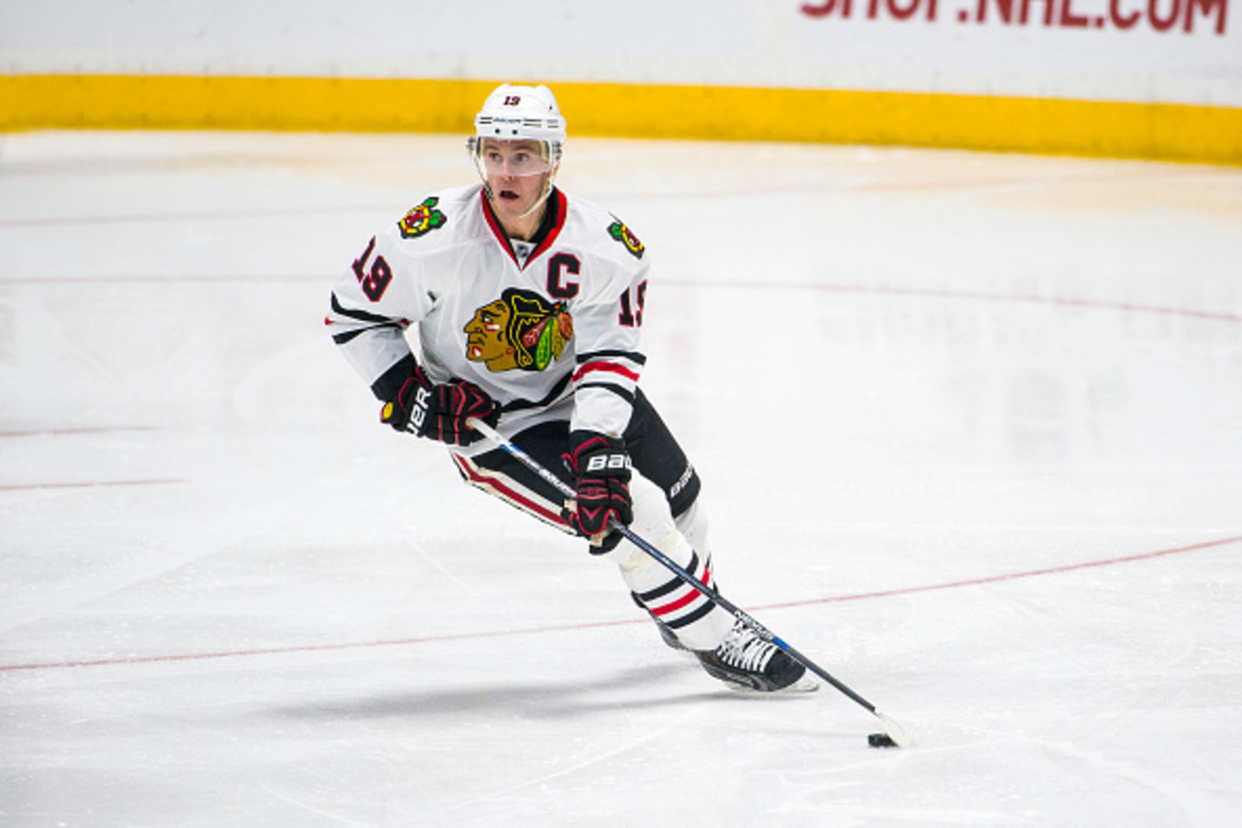 NASHVILLE, TN - DECEMBER 10:  Jonathan Toews #19 of the Chicago Blackhawks skates with the puck during a NHL game against the Nashville Predators at Bridgestone Arena on December 10, 2015 in Nashville, Tennessee.  (Photo by Ronald C. Modra/NHL/Getty Image