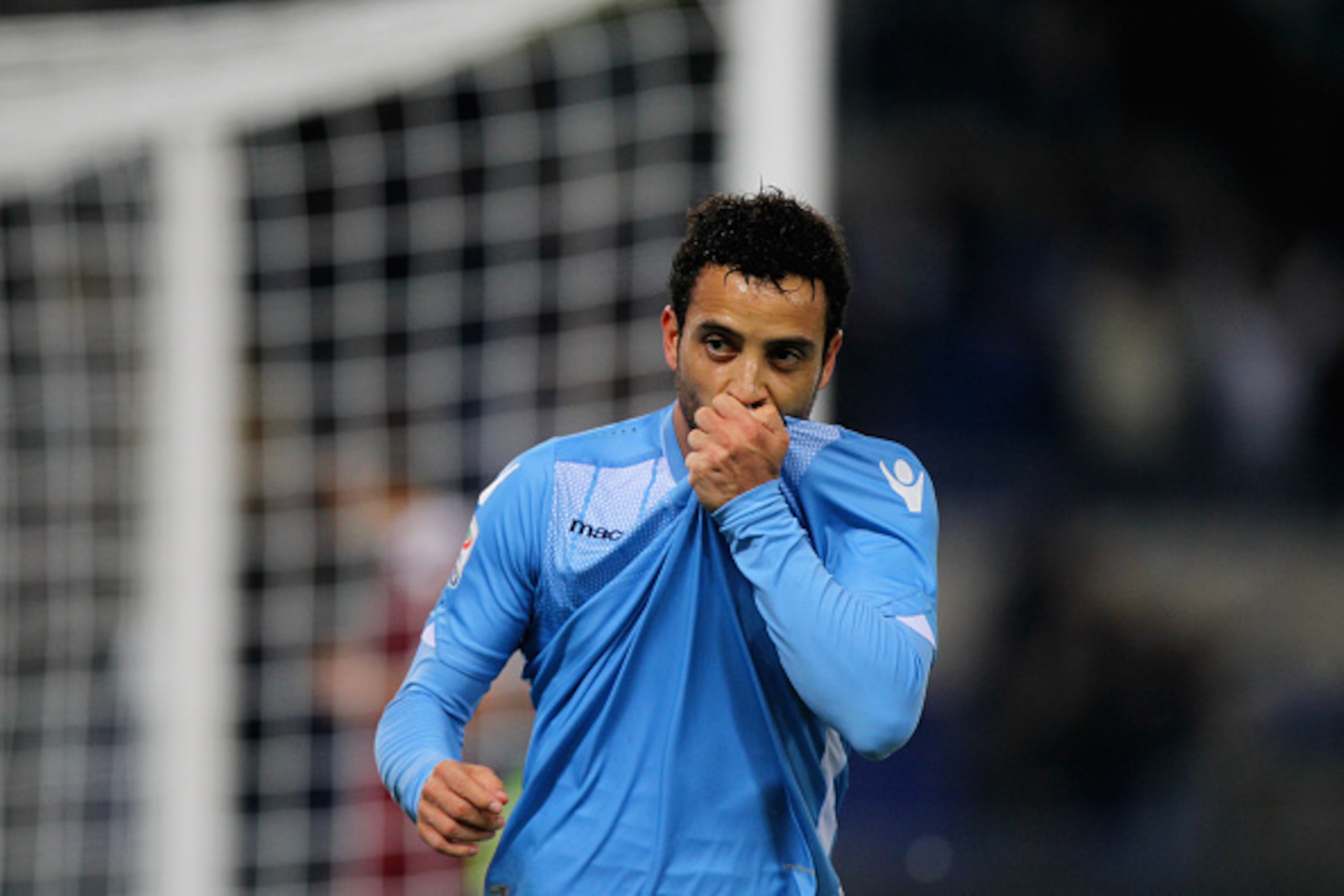 ROME, ITALY - OCTOBER 25:  Felipe Anderson of SS Lazio celebrates after scoring the team's second goal during the Serie A match between SS Lazio and Torino FC at Stadio Olimpico on October 25, 2015 in Rome, Italy.  (Photo by Paolo Bruno/Getty Images)