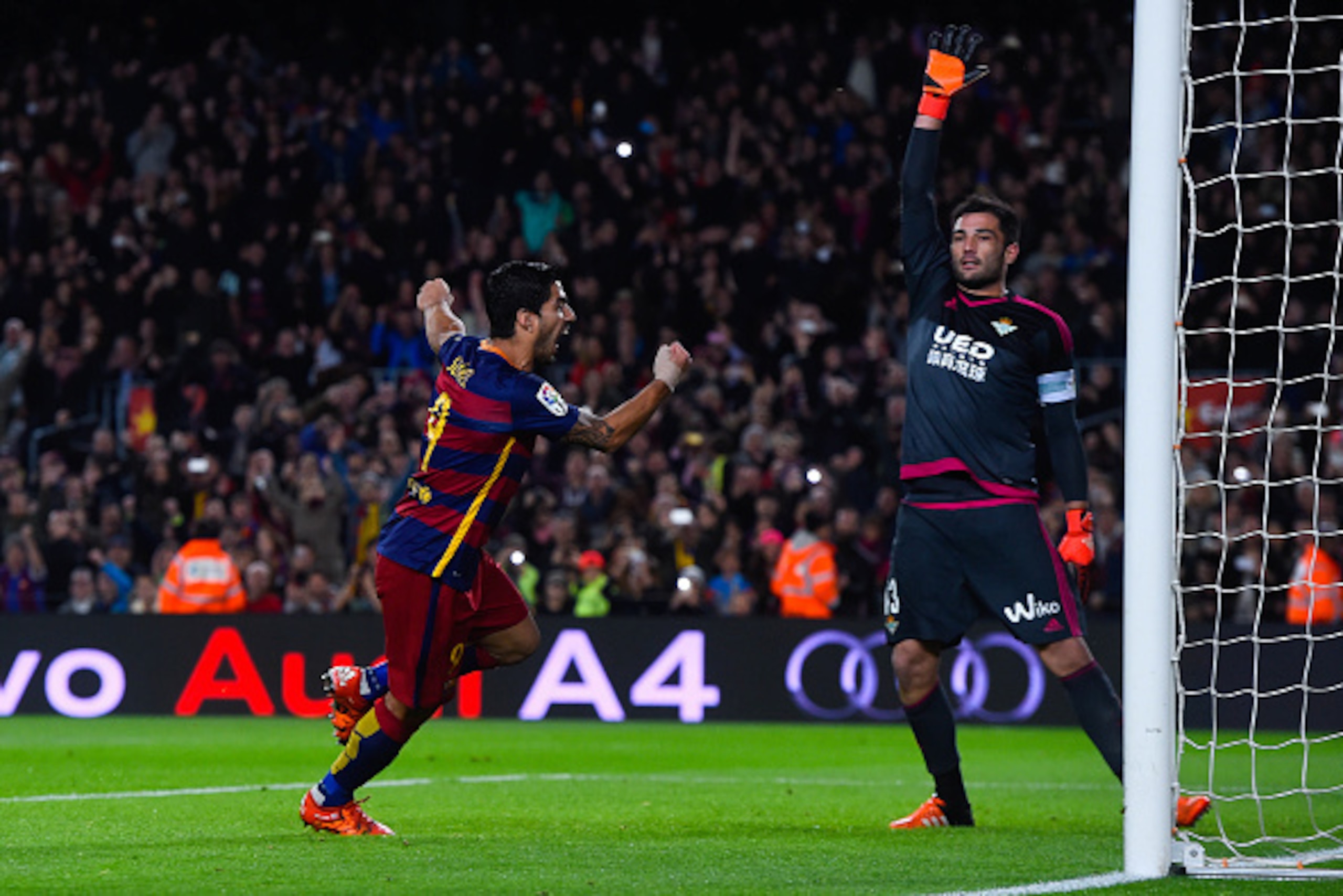BARCELONA, SPAIN - DECEMBER 30:  Luis Suarez of FC Barcelona celebrates after scoring the opening goal during the La Liga match between FC Barcelona and Real Betis Balompie at Camp Nou on December 30, 2015 in Barcelona, Spain.  (Photo by David Ramos/Getty