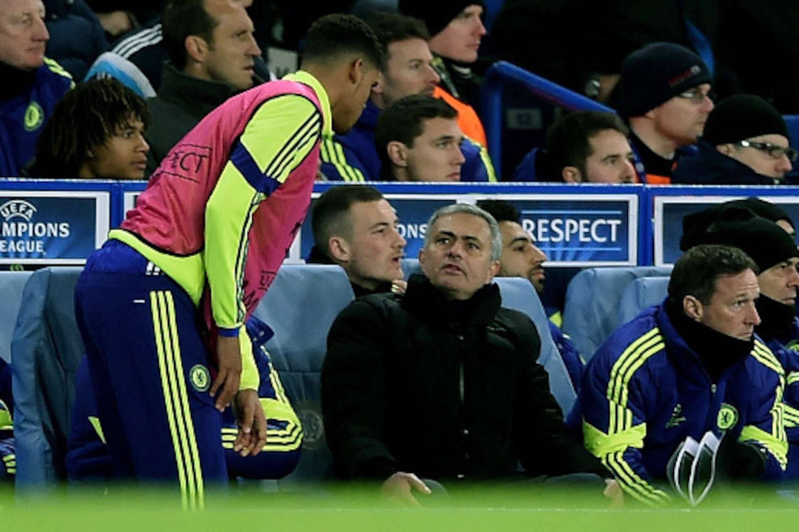 LONDON, ENGLAND - DECEMBER 10:  Ruben Loftus-Cheek of Chelsea speaks with Jose Mourinho the manager of Chelsea during the UEFA Champions League group G match between Chelsea and Sporting Clube de Portugal at Stamford Bridge on December 10, 2014 in London,
