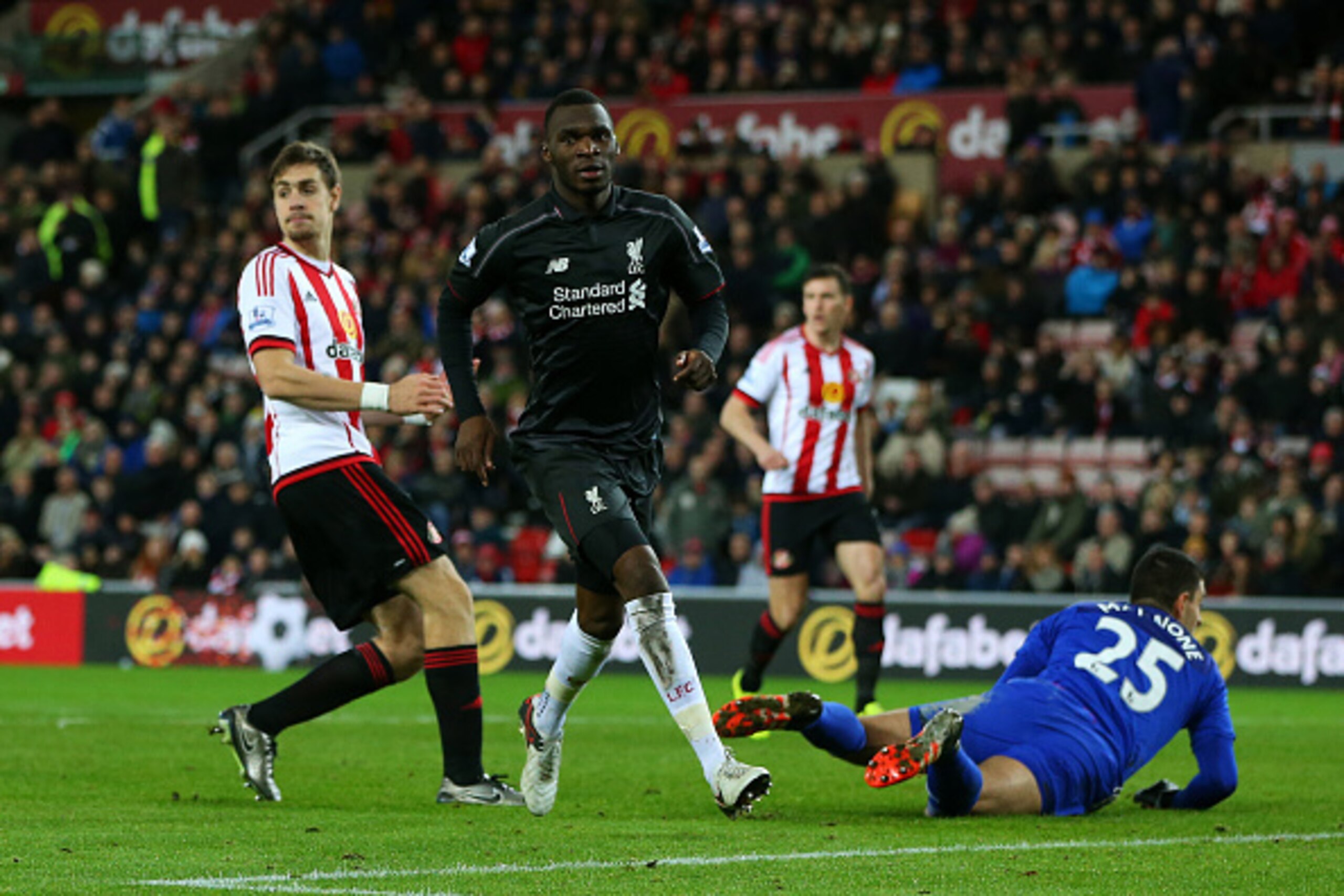 SUNDERLAND, ENGLAND - DECEMBER 30: Christian Benteke of Liverpool celebrates after scoring the opening goal during the Barclays Premier League match between Sunderland and Liverpool at Stadium of Light on December 30, 2015 in Sunderland, England. (Photo SUNDERLAND, ENGLAND - DECEMBER 30: Christian Benteke of Liverpool celebrates after scoring the opening goal during the Barclays Premier League match between Sunderland and Liverpool at Stadium of Light on December 30, 2015 in Sunderland, England. (Photo