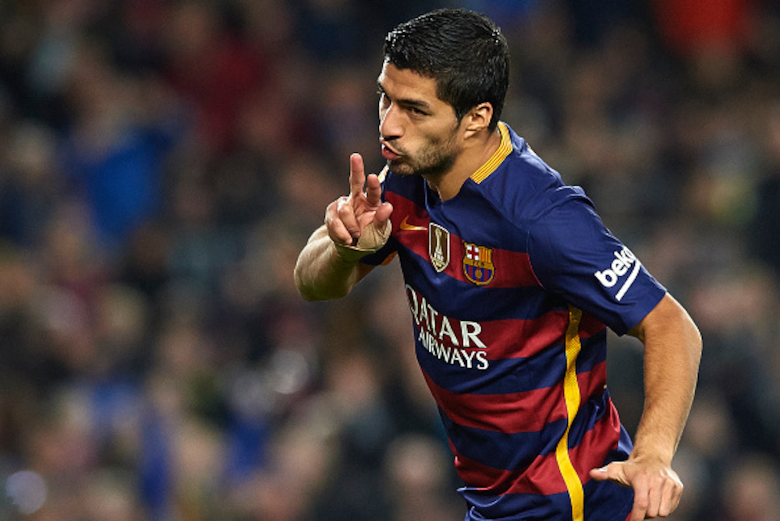BARCELONA, SPAIN - DECEMBER 30:  Luis Suarez of Barcelona celebrates scoring his team's third goal during the La Liga match between FC Barcelona and Real Betis Balompie at Camp Nou on December 30, 2015 in Barcelona, Spain.  (Photo by Manuel Queimadelos Al