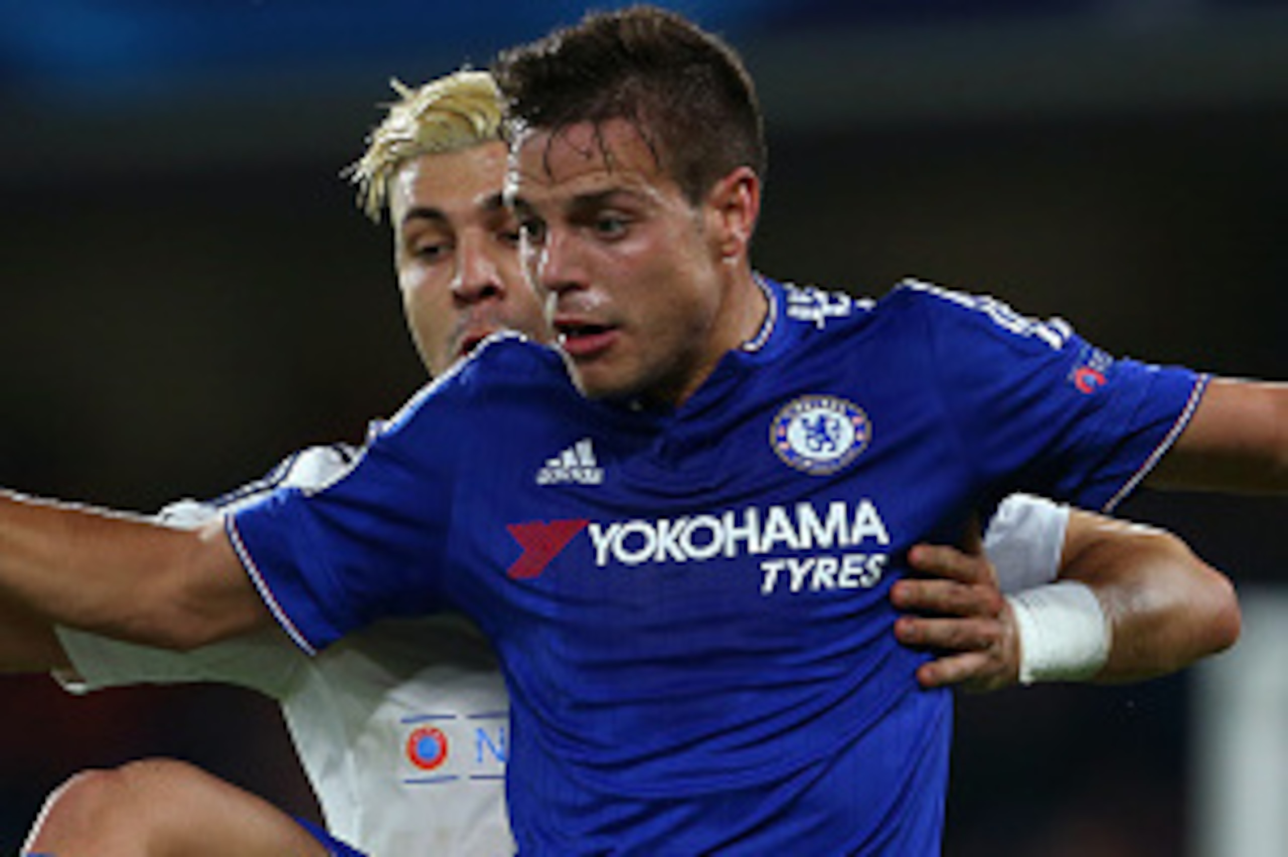 LONDON, ENGLAND - NOVEMBER 04:  Cesar Azpilicueta of Chelsea and Aleksandar Dragovic of Dynamo Kiev during the UEFA Champions League Group G match between Chelsea and Dynamo Kyiv at Stamford Bridge on November 4, 2015 in London, United Kingdom.  (Photo by