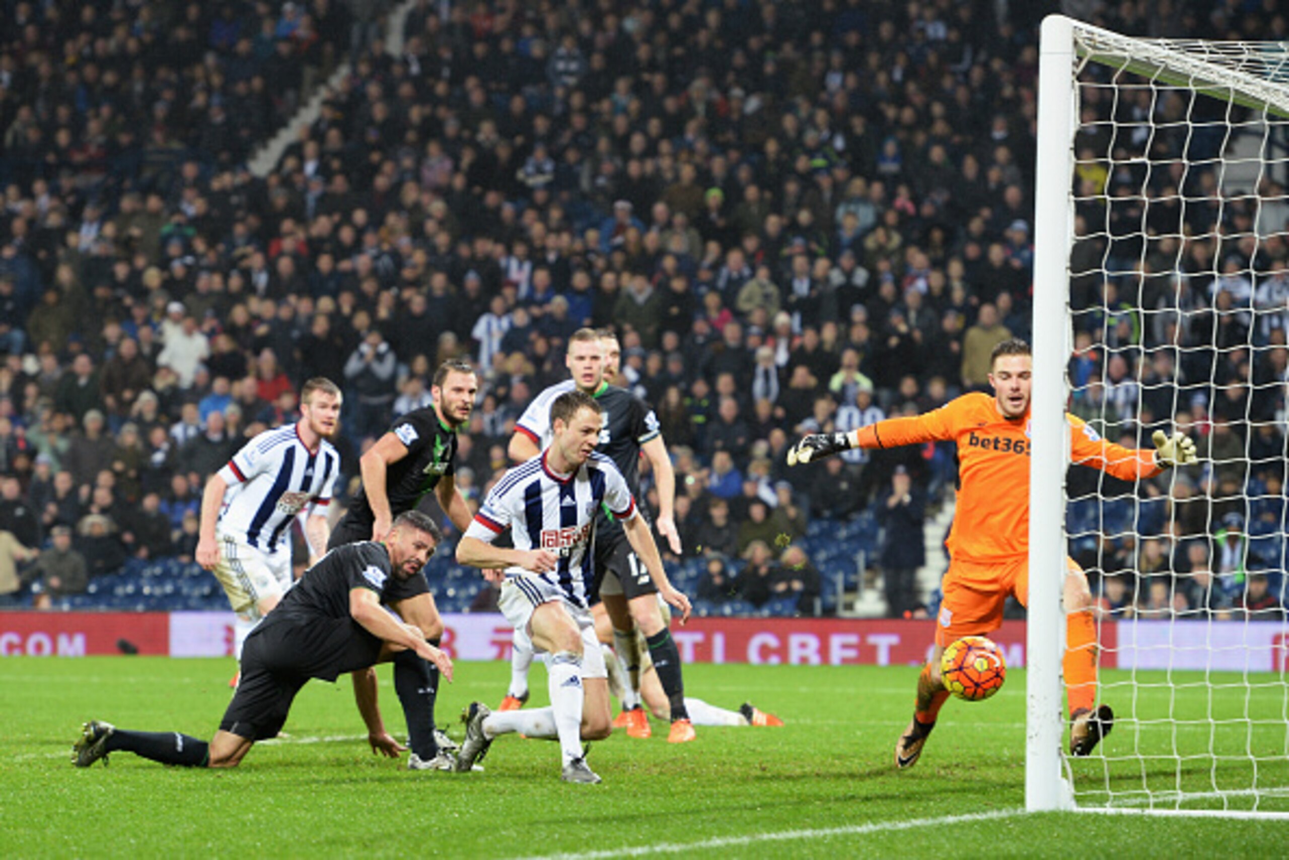 WEST BROMWICH, ENGLAND - JANUARY 02:  Jonny Evans of West Bromwich Albion scores his team's second goal during the Barclays Premier League match between West Bromwich Albion and Stoke City at The Hawthorns on January 2, 2016 in West Bromwich, England.  (P