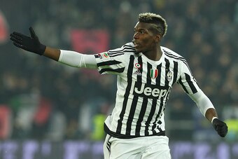 TURIN, ITALY - DECEMBER 13:  Paul Pogba of Juventus FC gestures during the Serie A match betweeen Juventus FC and ACF Fiorentina at Juventus Arena on December 13, 2015 in Turin, Italy.  (Photo by Marco Luzzani/Getty Images)