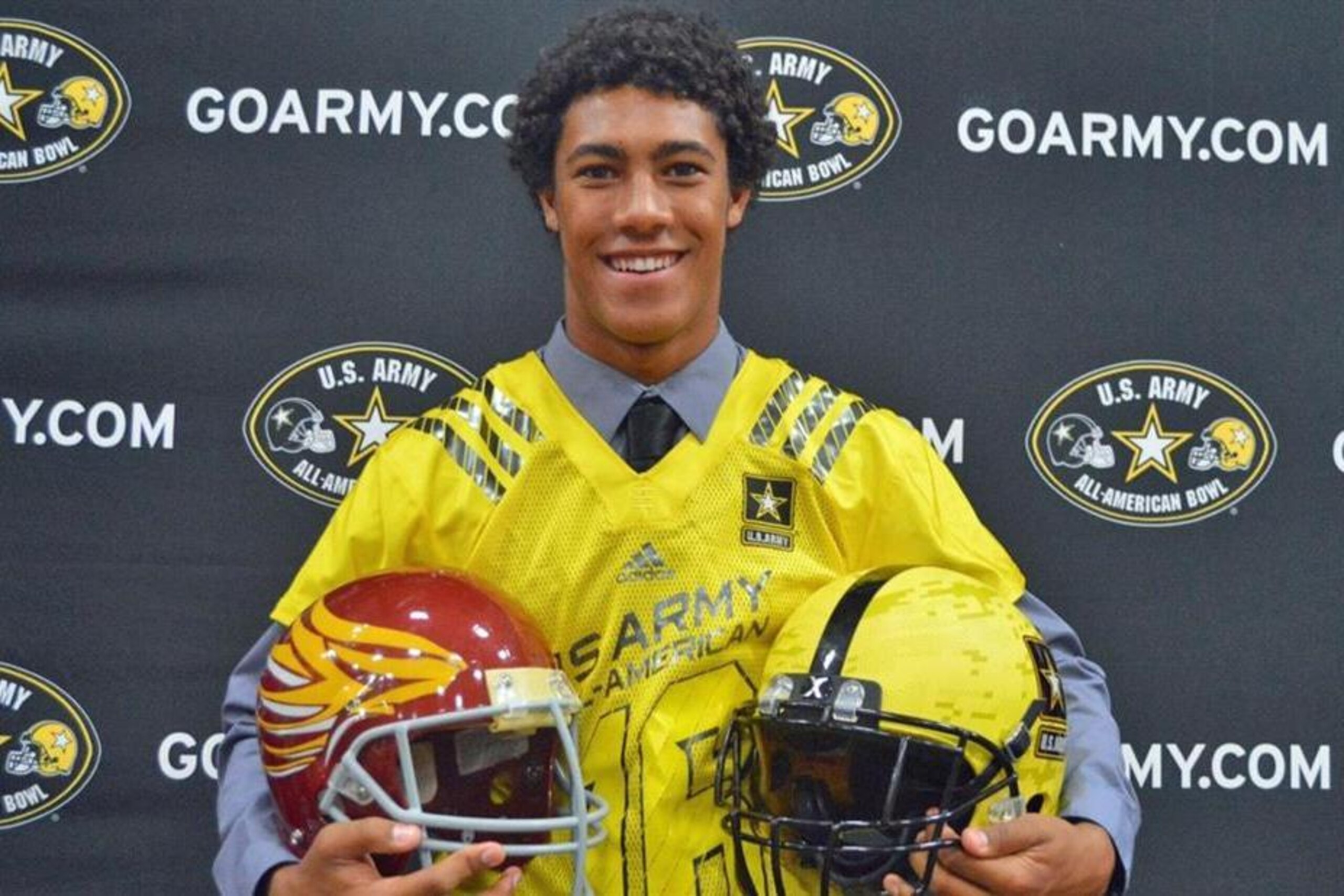 Caleb Kelly and fellow outside linebacker Mique Juarez will have plenty of time to get to know each other as roommates at the U.S. Army All-American Bowl in San Antonio.