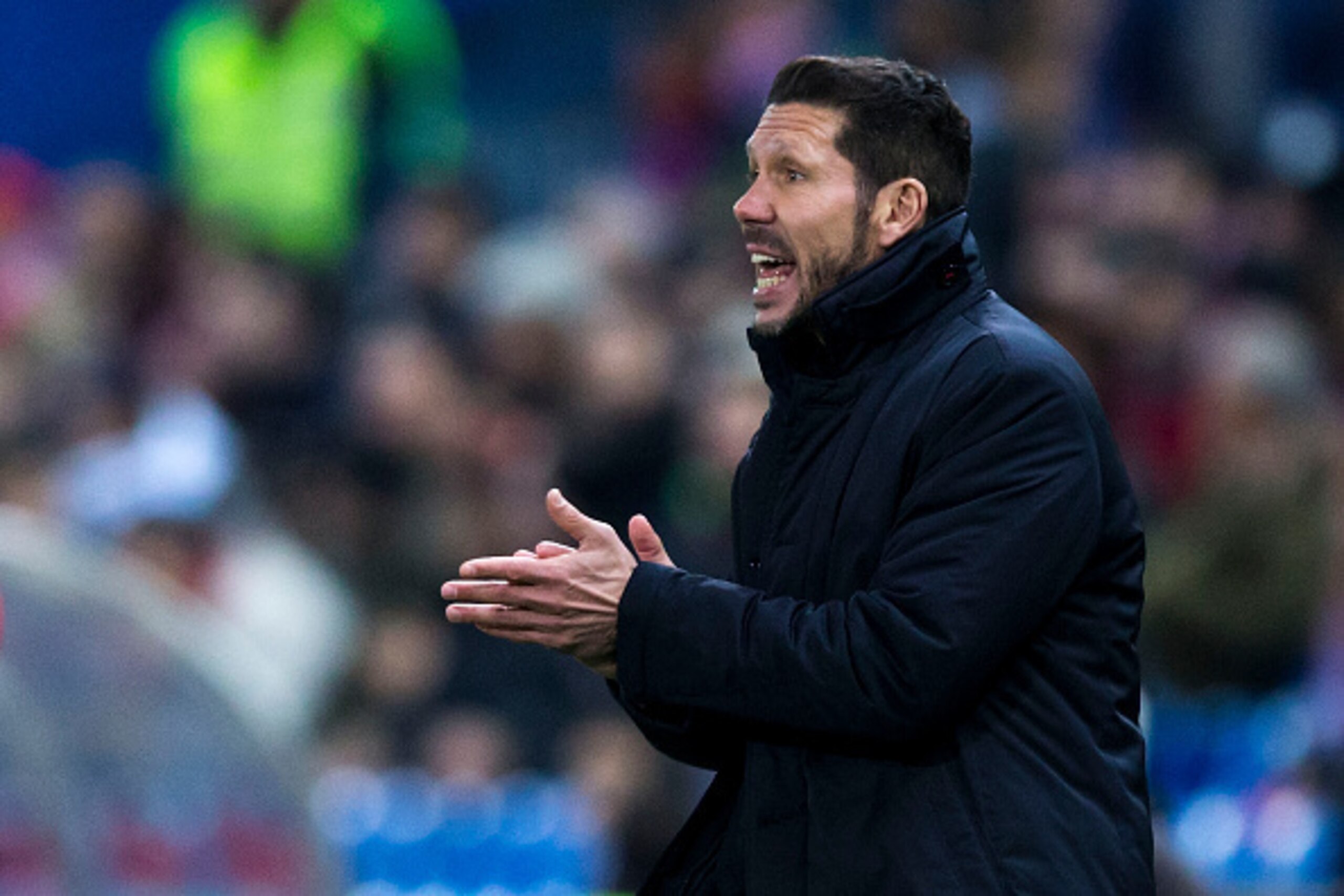 MADRID, SPAIN - JANUARY 02:  Head coach Diego Pablo Simeone of Atletico de Madrid encourages his team during the La Liga match between Club Atletico de Madrid and Levante UD at Vicente Calderon Stadium on January 2, 2016 in Madrid, Spain.  (Photo by Gonza