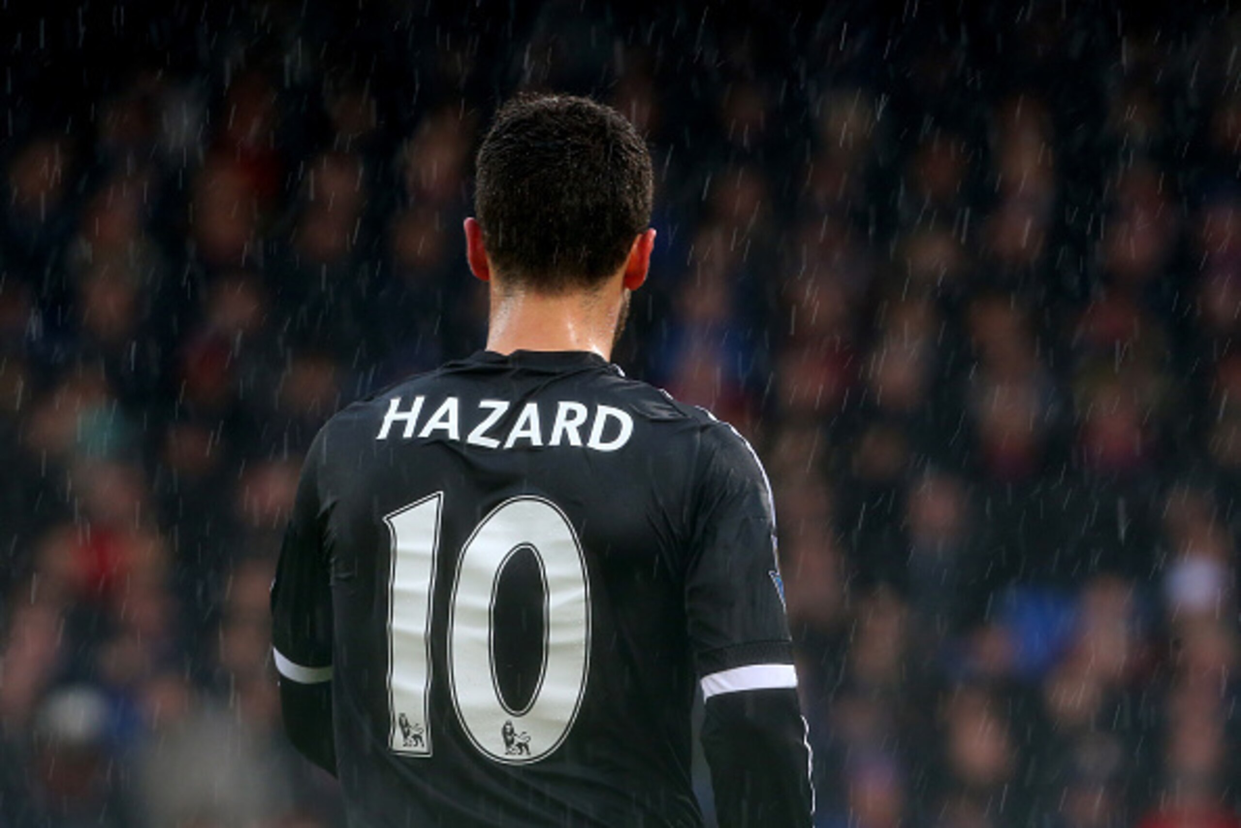 LONDON, ENGLAND - JANUARY 03:  Eden Hazard of Chelsea during the Barclays Premier League match between Crystal Palace and Chelsea at Selhurst Park on January 3, 2016 in London, England.  (Photo by Catherine Ivill - AMA/Getty Images)