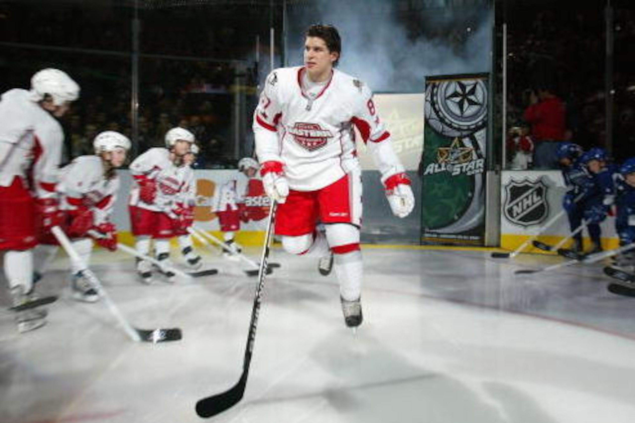 DALLAS - JANUARY 24:  Eastern Conference All-Star Sidney Crosby #87 of the Pittsburgh Penguins skates out onto the ice during introductions to the 2007 NHL All-Star Game at the American Airlines Center on January 24, 2007 in Dallas, Texas.  (Photo by Dave