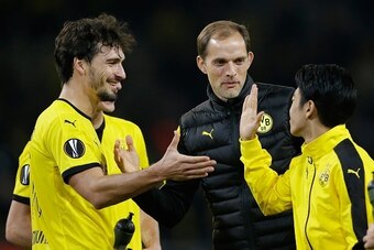(L-R) Mats Hummels of Borussia Dortmund, coach Thomas Tuchel of Borussia Dortmund, Shinji Kagawa of Borussia Dortmund during the Europa League group C match between Borussia Dortmund and Qäbälä FK on November 5, 2015 at the Signal Iduna Park stadium in Do