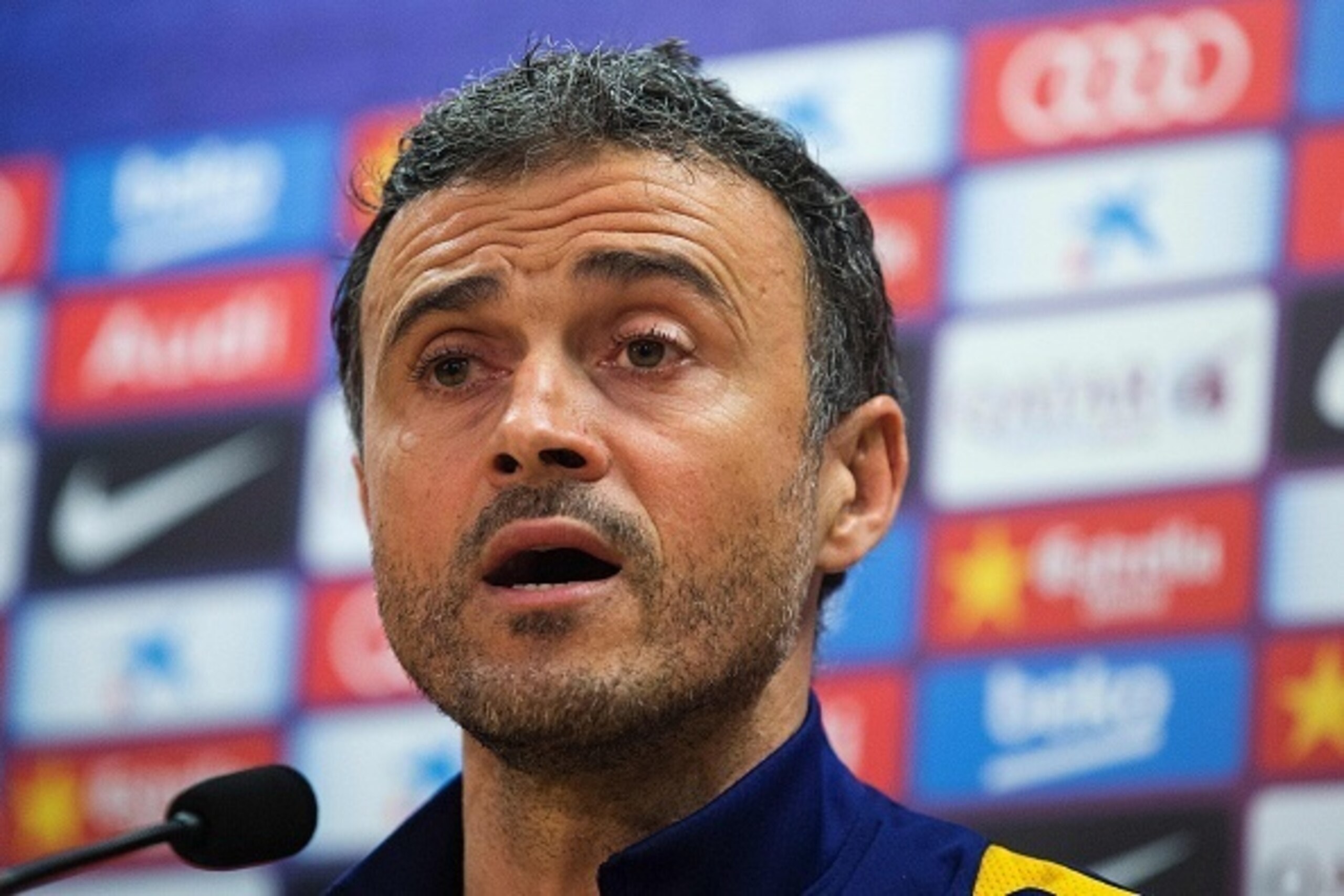 Barcelona's coach Luis Enrique speaks during a press conference at the Sports Center FC Barcelona Joan Gamper in Sant Joan Despi, near Barcelona on January 1, 2016.   AFP PHOTO/ PAU BARRENA / AFP / PAU BARRENA        (Photo credit should read PAU BARRENA/