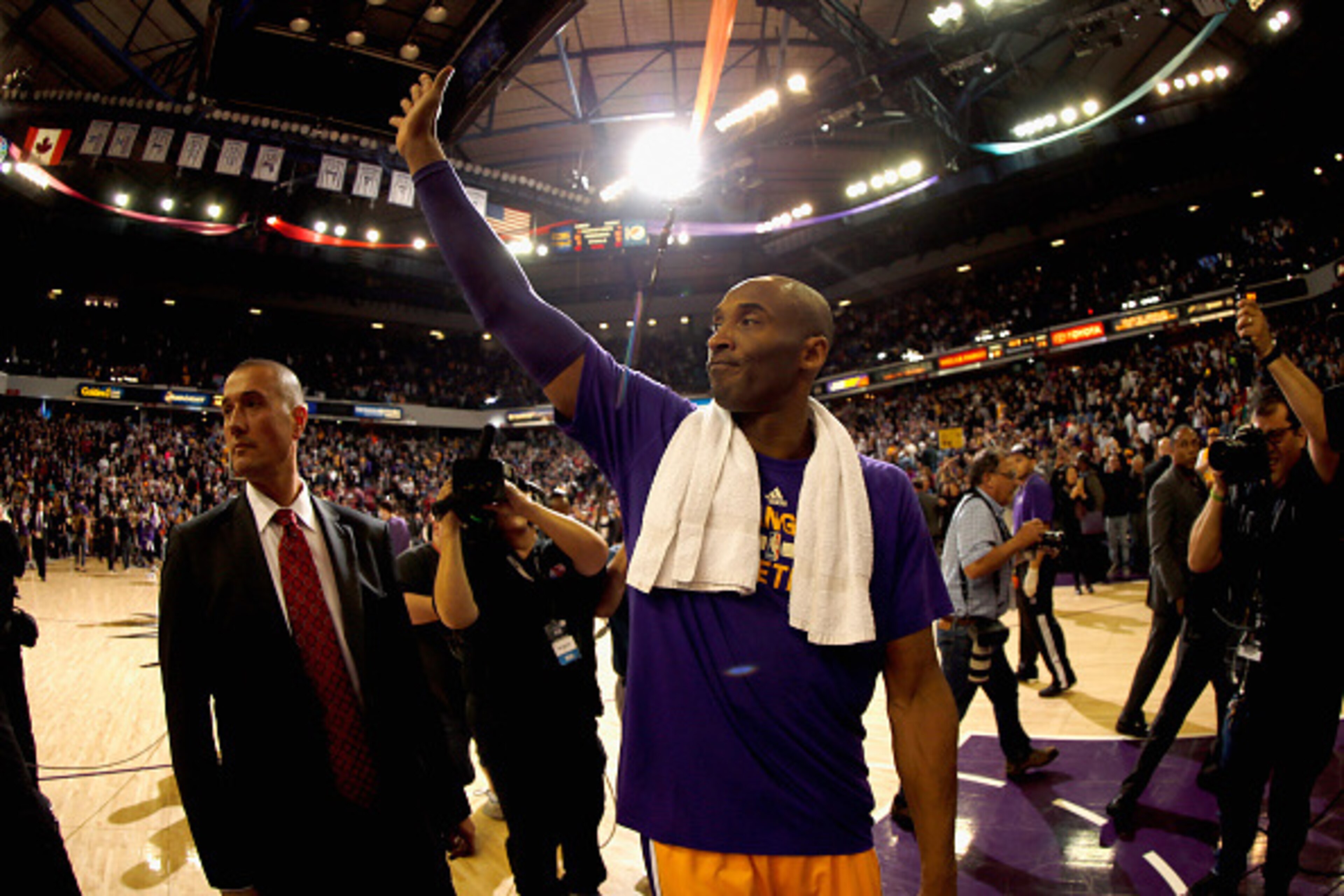 SACRAMENTO, CA - JANUARY 07:  Kobe Bryant #24 of the Los Angeles Lakers waves to the crowd after their game against the Sacramento Kings at Sleep Train Arena on January 7, 2016 in Sacramento, California.  NOTE TO USER: User expressly acknowledges and agre