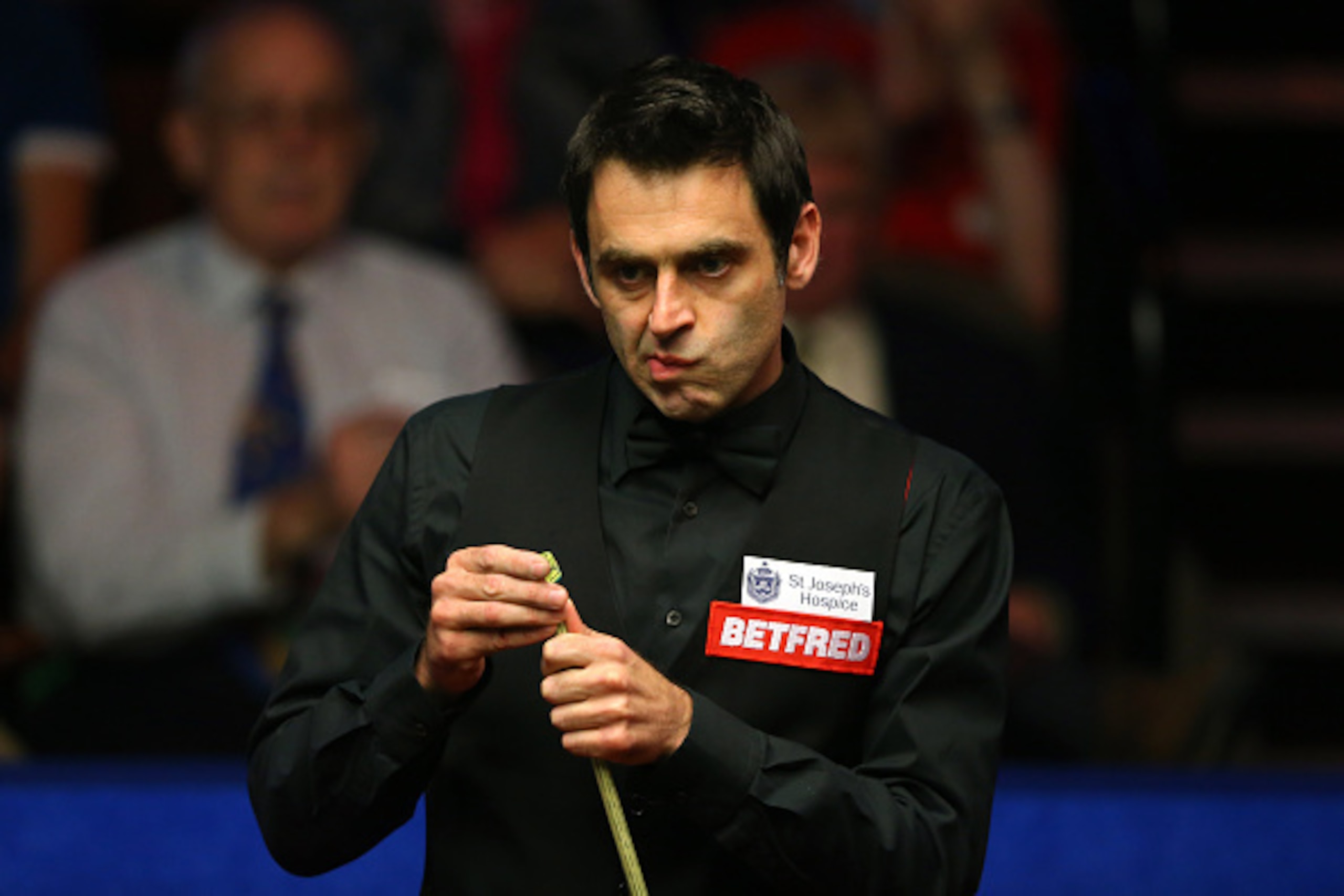 SHEFFIELD, ENGLAND - APRIL 29:  Ronnie O'Sullivan lines up a shot during his match against Stuart Bingham on day twelve of the 2015 Betfred World Snooker Championship at Crucible Theatre on April 29, 2015 in Sheffield, England.  (Photo by Alex Livesey/Get