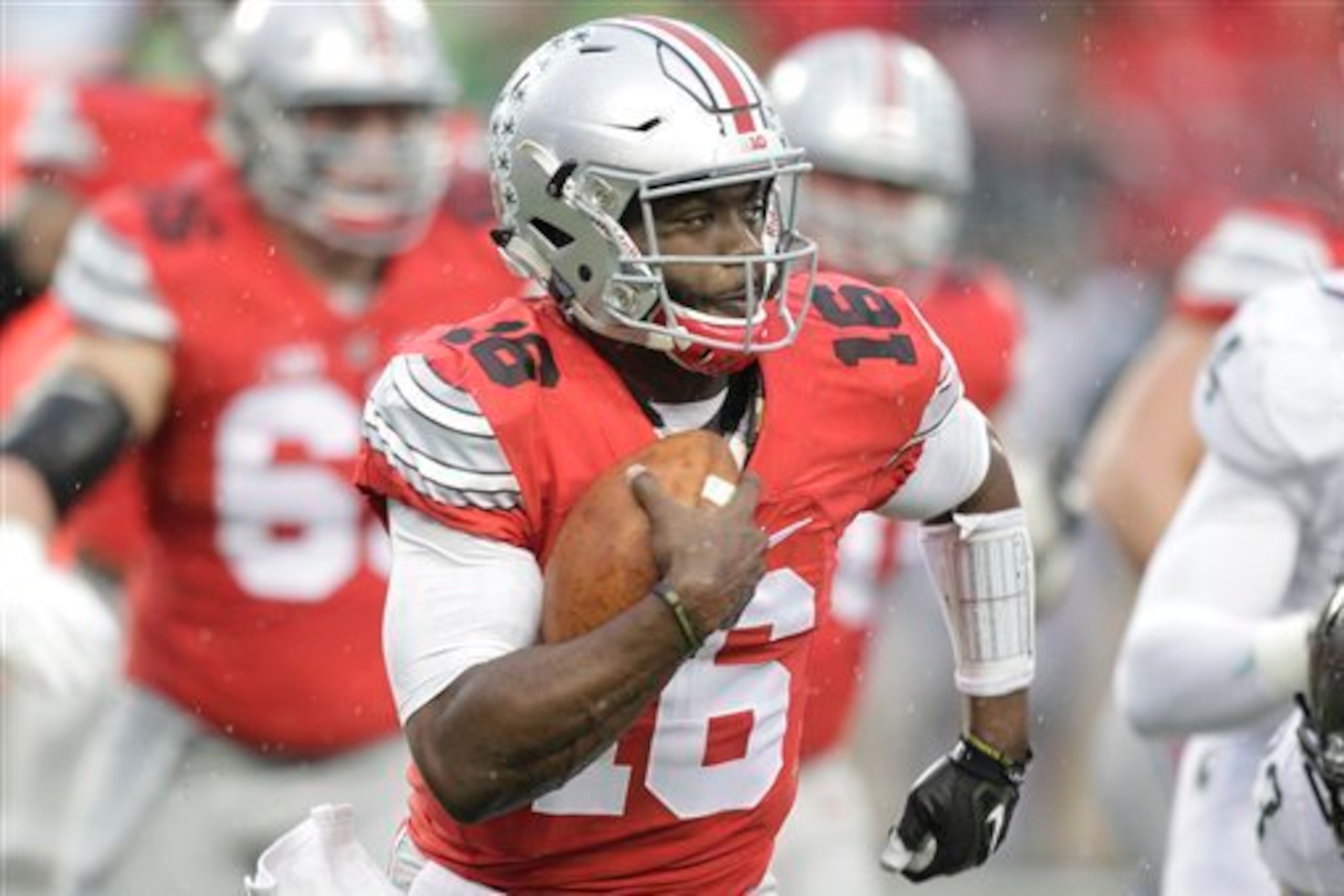 J.T. Barrett will be one of Ohio State's captains in 2016.