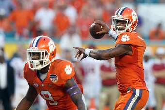 MIAMI GARDENS, FL - DECEMBER 31:  Deshaun Watson #4 of the Clemson Tigers throws a pass against the Oklahoma Sooners in the second quarter during the 2015 Capital One Orange Bowl at Sun Life Stadium on December 31, 2015 in Miami Gardens, Florida.  (Photo 