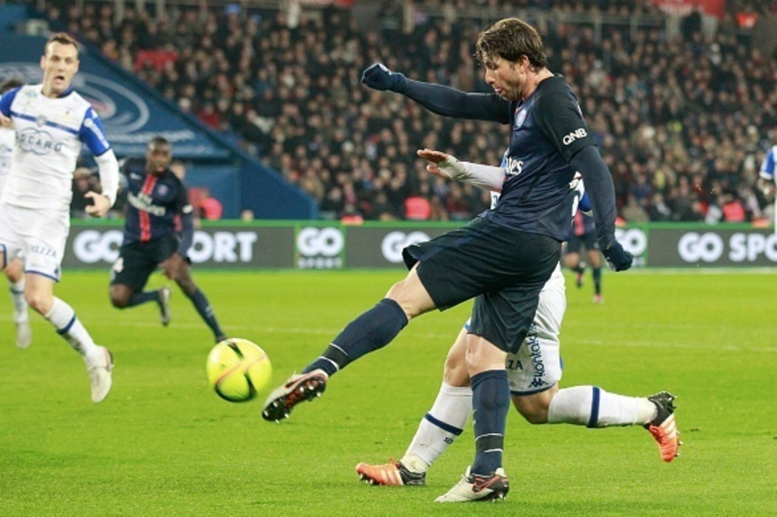 PARIS, FRANCE - JANUARY 08:  Maxwell
of Paris Saint-Germain scores the second goal during the French  Ligue 1 between Paris Saint-Germain and SC Bastia at Parc Des Princes on january 8, 2016 in Paris, France.  (Photo by Xavier Laine/Getty Images)