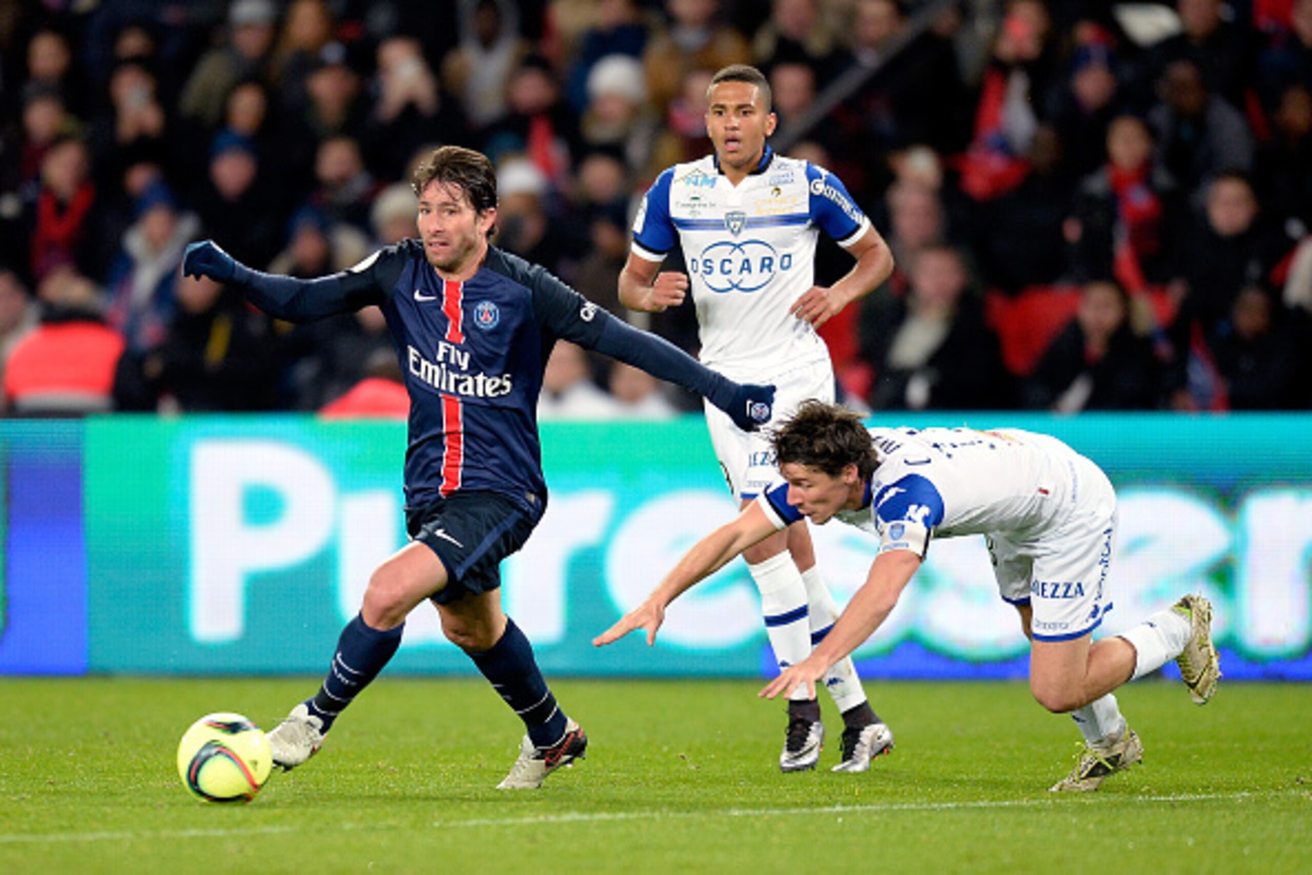PARIS, FRANCE - JANUARY 08: Maxwell of Paris Saint-Germain runs with the ball during the Ligue 1 game between Paris Saint-Germain and SC Bastia at Parc des Princes on January 8, 2016 in Paris, France. (Photo by Aurelien Meunier/Getty Images)