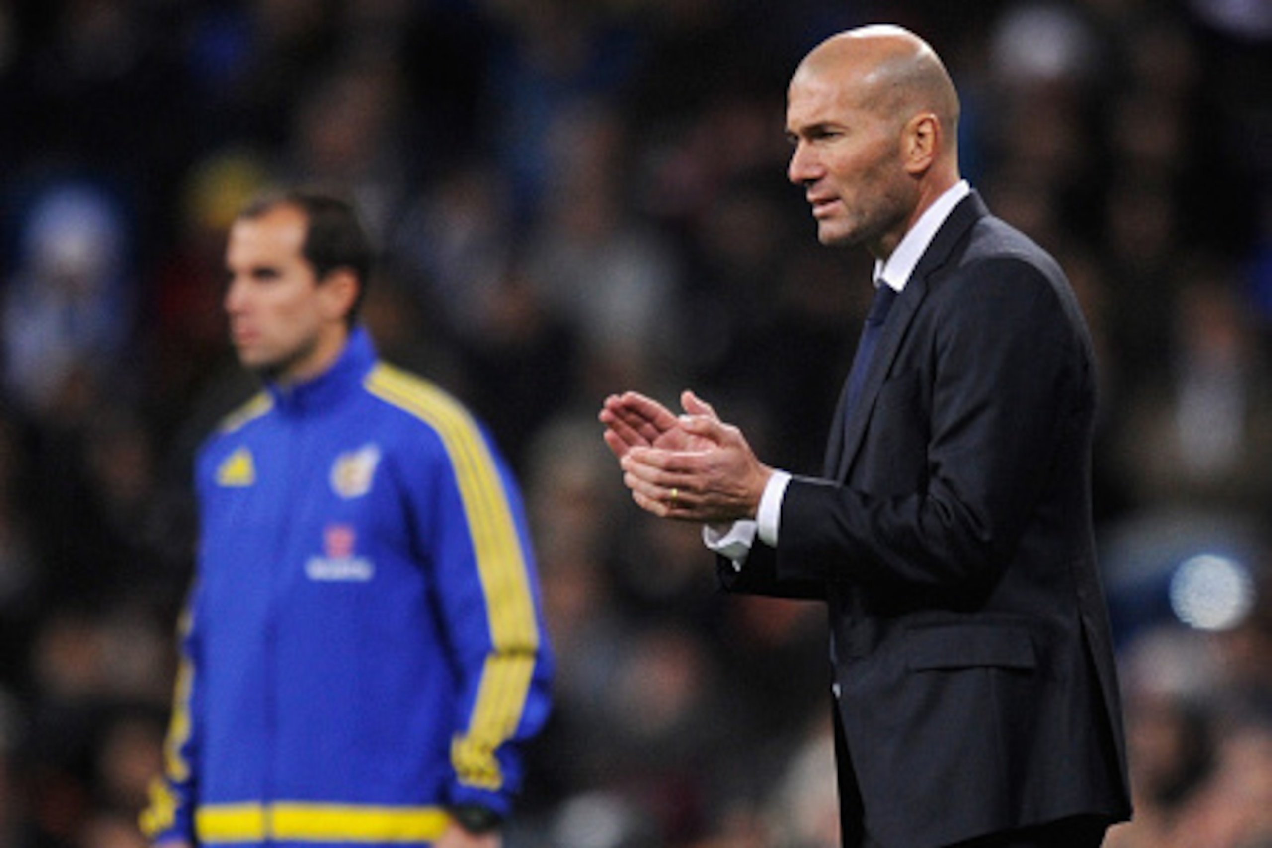 MADRID, SPAIN - JANUARY 09:  Zinedine Zidane manager of Real Madrid claps during the La Liga match between Real Madrid CF and RC Deportivo La Coruna at Estadio Santiago Bernabeu on January 9, 2016 in Madrid, Spain.  (Photo by Denis Doyle/Getty Images)