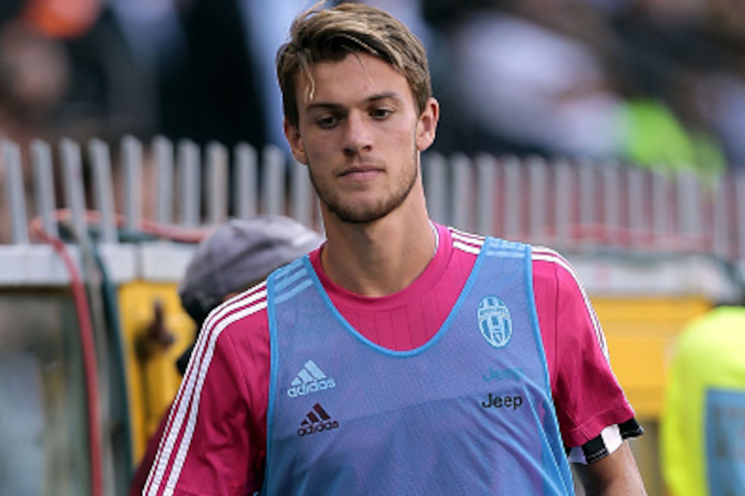 GENOA, ITALY - SEPTEMBER 20: Daniele Rugani of Juventus FC during the Serie A match between Genoa CFC and Juventus FC at Stadio Luigi Ferraris on September 20, 2015 in Genoa, Italy.  (Photo by Gabriele Maltinti/Getty Images)