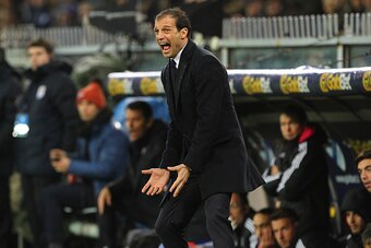 GENOA, ITALY - JANUARY 10:  Juventus FC coach Massimiliano Allegri shouts to his players during the Serie A match between UC Sampdoria and Juventus FC at Stadio Luigi Ferraris on January 10, 2016 in Genoa, Italy.  (Photo by Marco Luzzani/Getty Images)