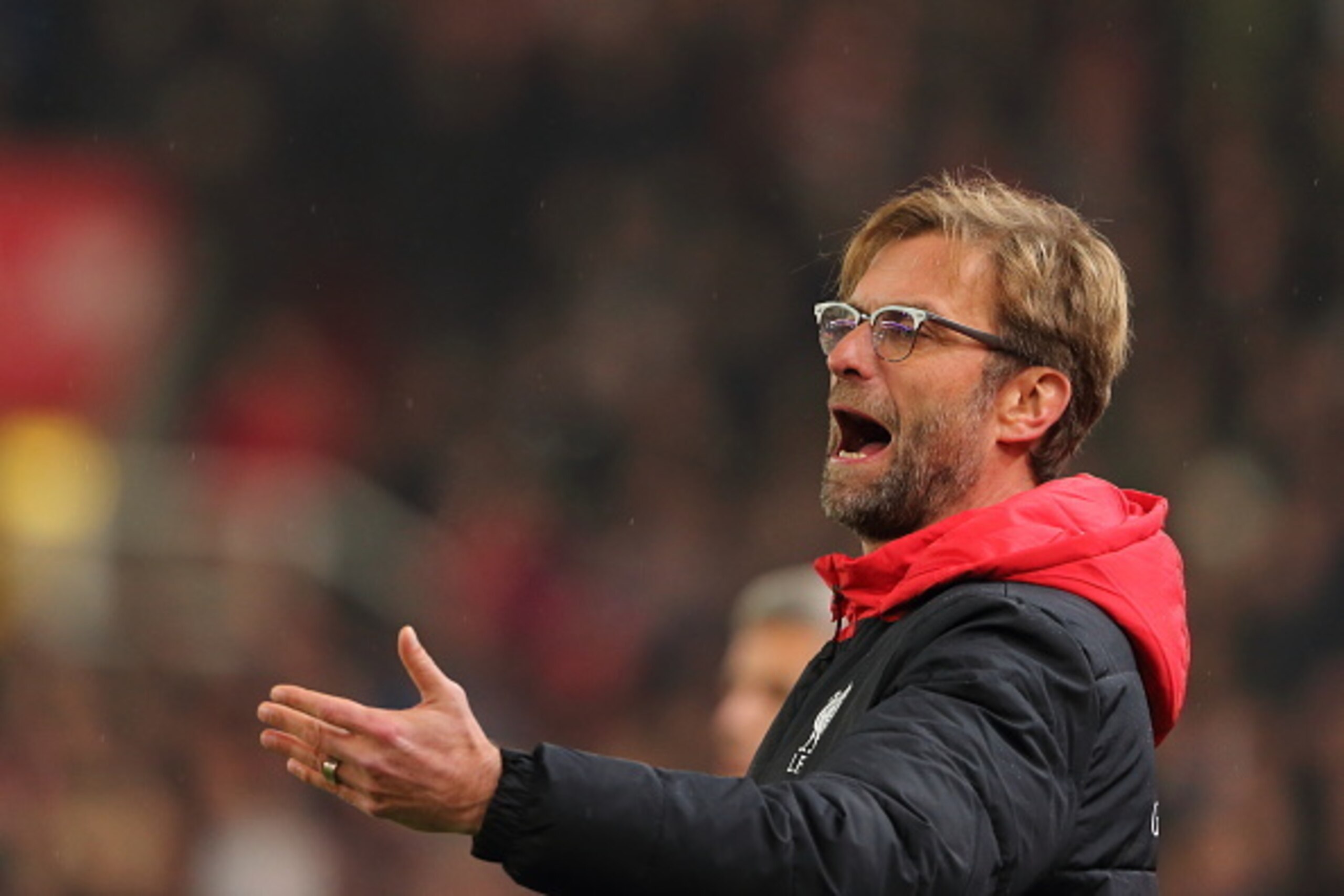 STOKE ON TRENT, ENGLAND - JANUARY 05: Jurgen Klopp the head coach / manager of Liverpool during the Capital One Cup Semi Final, First Leg, between Stoke City and Liverpool at Britannia Stadium on January 5, 2016 in Stoke on Trent, England. (Photo by Matt STOKE ON TRENT, ENGLAND - JANUARY 05: Jurgen Klopp the head coach / manager of Liverpool during the Capital One Cup Semi Final, First Leg, between Stoke City and Liverpool at Britannia Stadium on January 5, 2016 in Stoke on Trent, England. (Photo by Matt