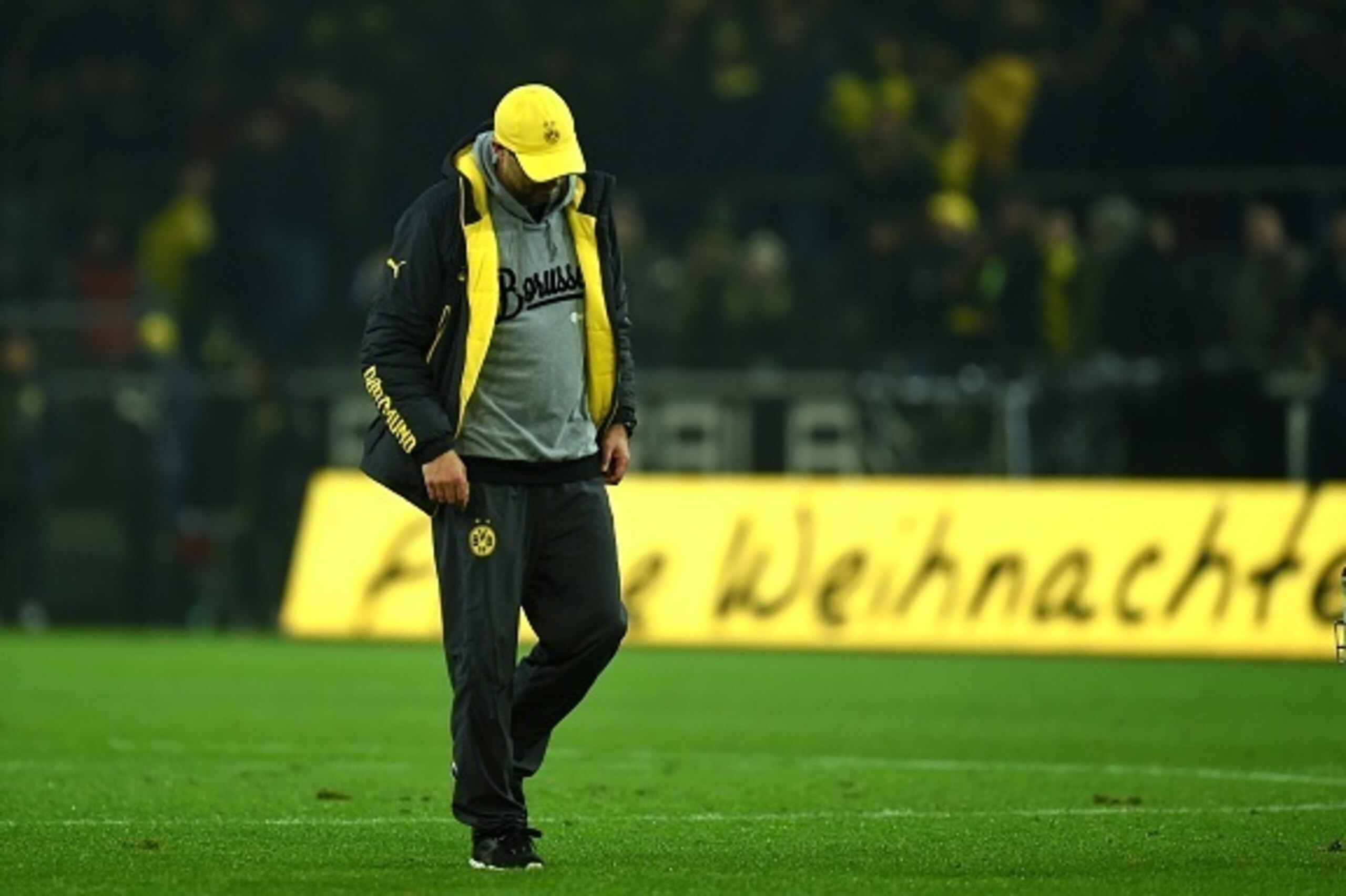 Dortmund's head coach Juergen Klopp reacts after the German First division Bundesliga football match Borussia Dortmund v VfL Wolfsburg in Dortmund, Germany, on December 17, 2014.  AFP PHOTO / PATRIK STOLLARZ

RESTRICTIONS - DFL RULES TO LIMIT THE ONLINE U