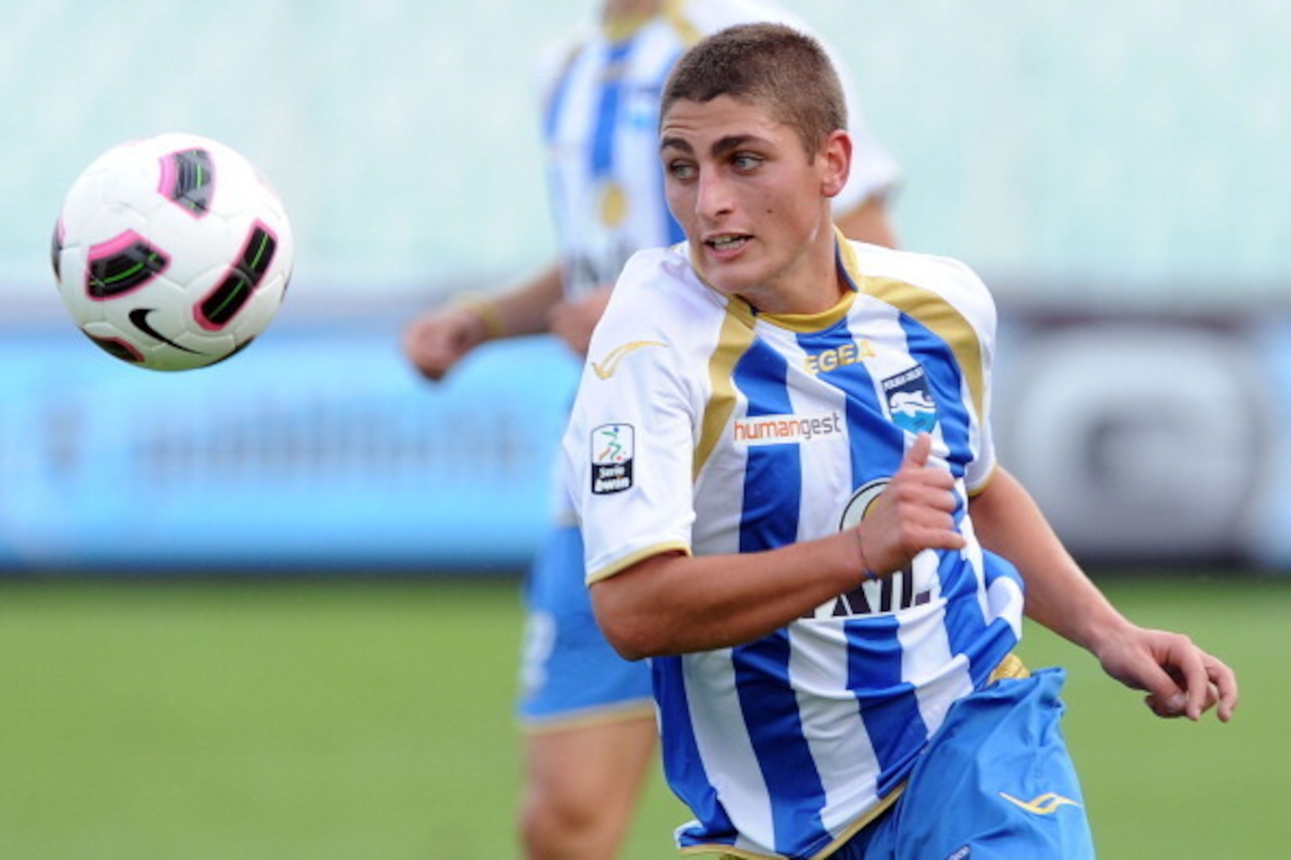PESCARA, ITALY - OCTOBER 16:  Marco Verratti of Pescara in action during the Serie B match between Pescara Calcio and US Grosseto FC at Adriatico Stadium on October 16, 2010 in Pescara, Italy.  (Photo by Giuseppe Bellini/Getty Images)