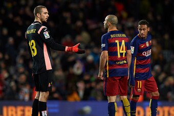 BARCELONA, SPAIN - JANUARY 06: Javier Mascherano (14) of FC Barcelona argues with Pau Lopez of Espanyol during the Copa del Rey Round of 16 match between FC Barcelona and Real CD Espanyol at Camp Nou on January 6, 2016 in Barcelona, Spain. (Photo by Manue