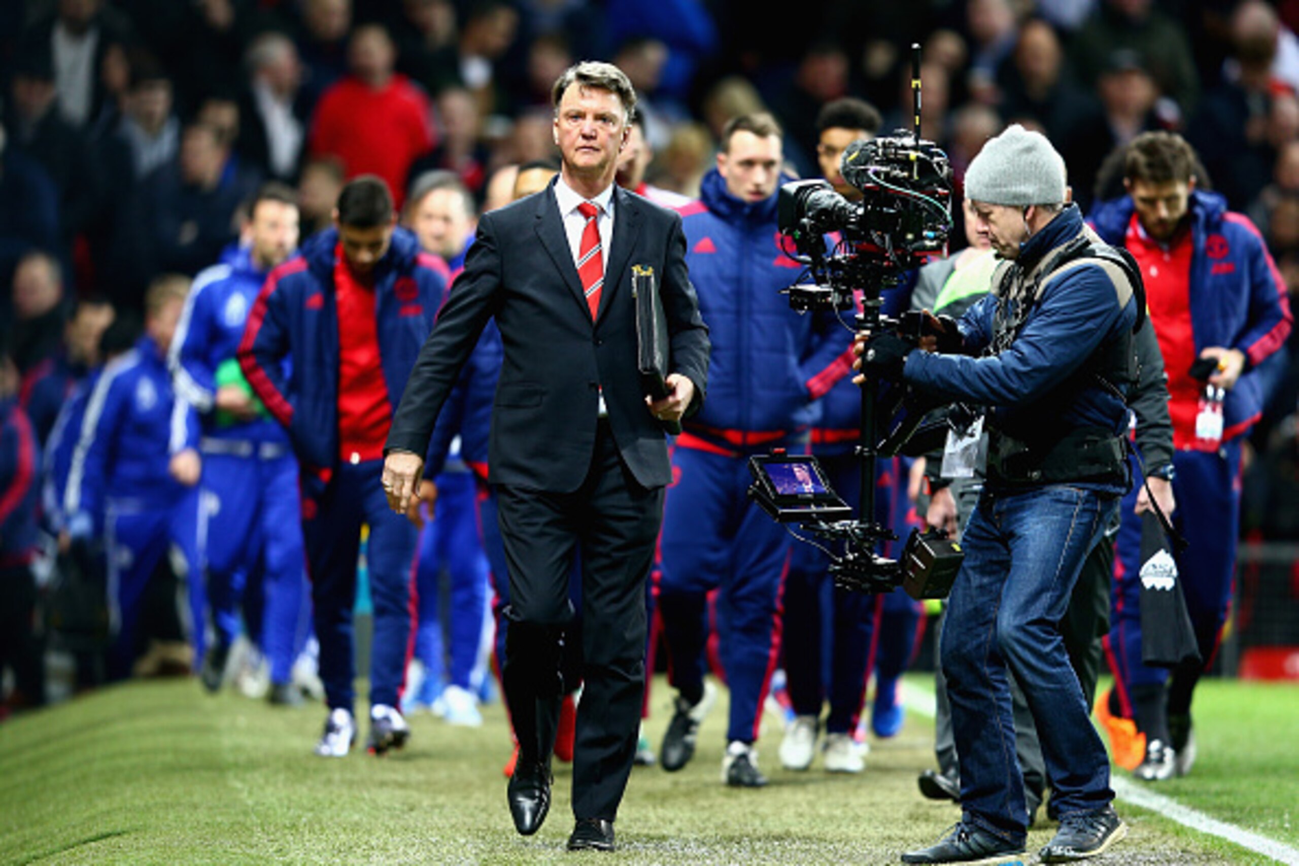 MANCHESTER, ENGLAND - DECEMBER 28:  Louis van Gaal, manager of Manchester United walks to the bench before the start of the Barclays Premier League match between Manchester United and Chelsea at Old Trafford on December 28, 2015 in Manchester, England.  (