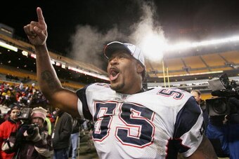 PITTSBURGH - JANUARY 23:  Linebacker Willie McGinest #55 of the New England Patriots celebrates victory over the Pittsburgh Steelers in the AFC championship game at Heinz Field on January 23, 2005 in Pittsburgh, Pennsylvania. The Patriots defeated the Ste